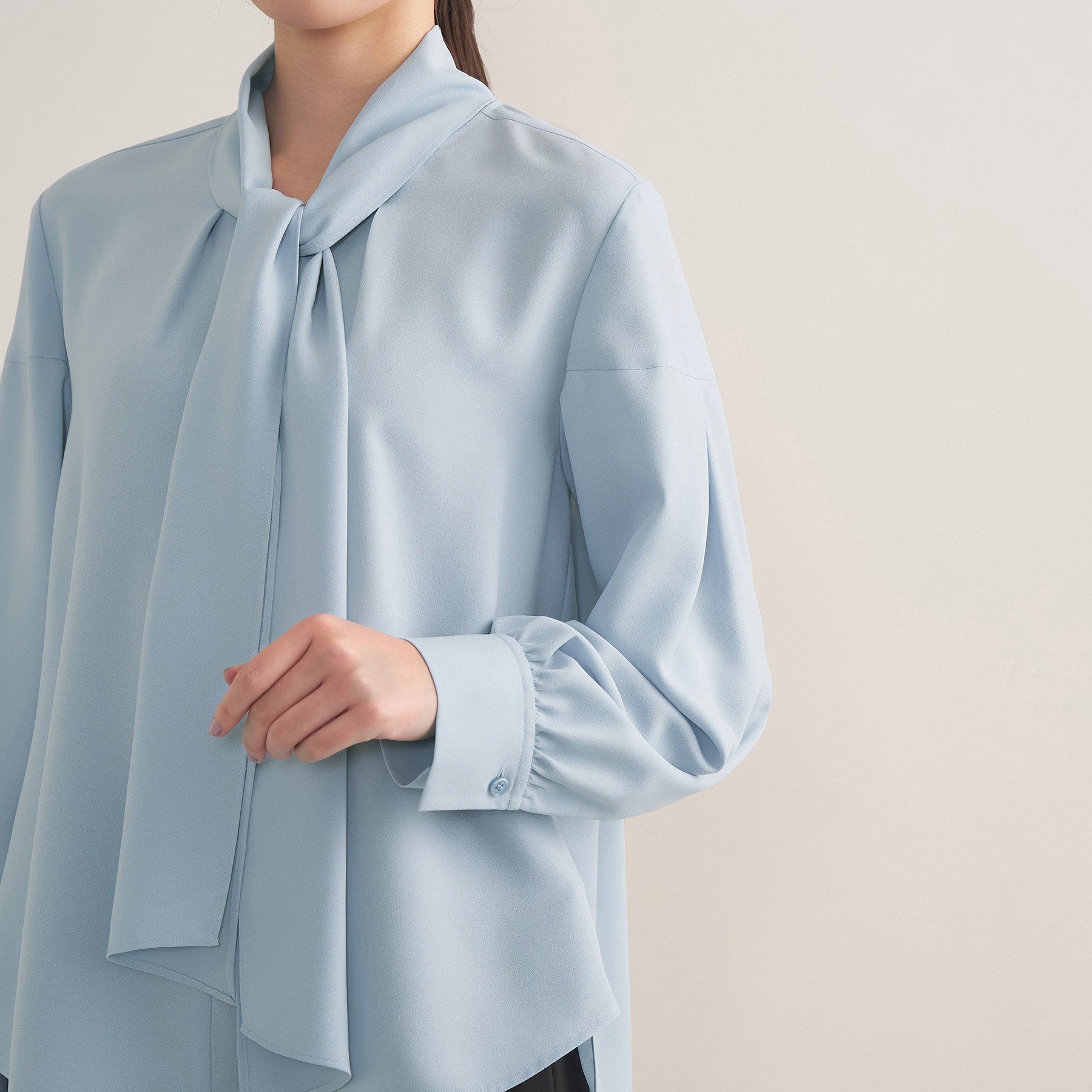 インディヴィ INDIVI 【セレモニー／洗える】ジョーゼットボウタイブラウス （サックスブルー(090)） サックスブルー(090)