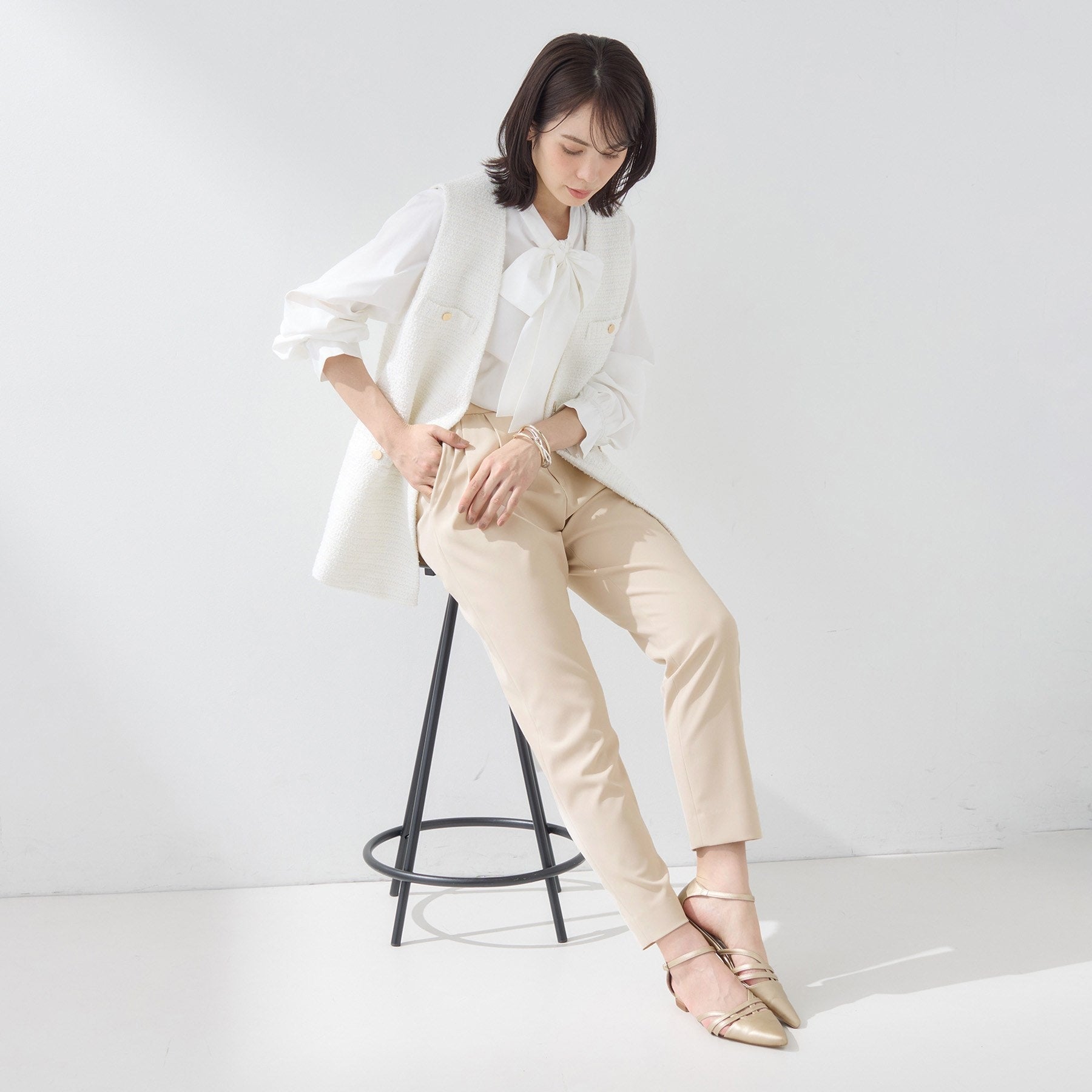 インディヴィ INDIVI 【褒められパンツ／高ストレッチ】タックテーパードパンツ （ホワイト(001)） ホワイト(001)