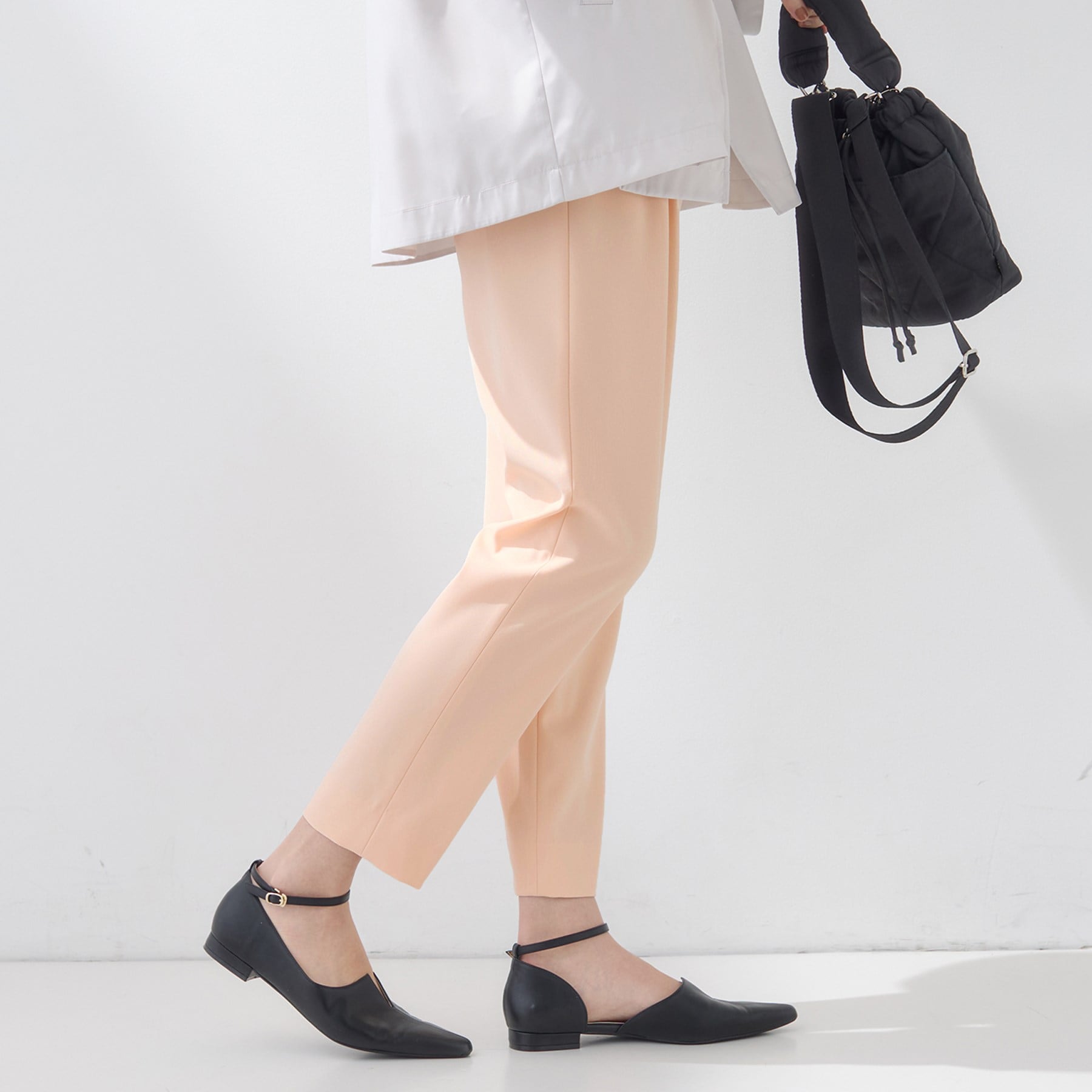 インディヴィ INDIVI 【褒められパンツ／高ストレッチ】タックテーパードパンツ （ホワイト(001)） ホワイト(001)