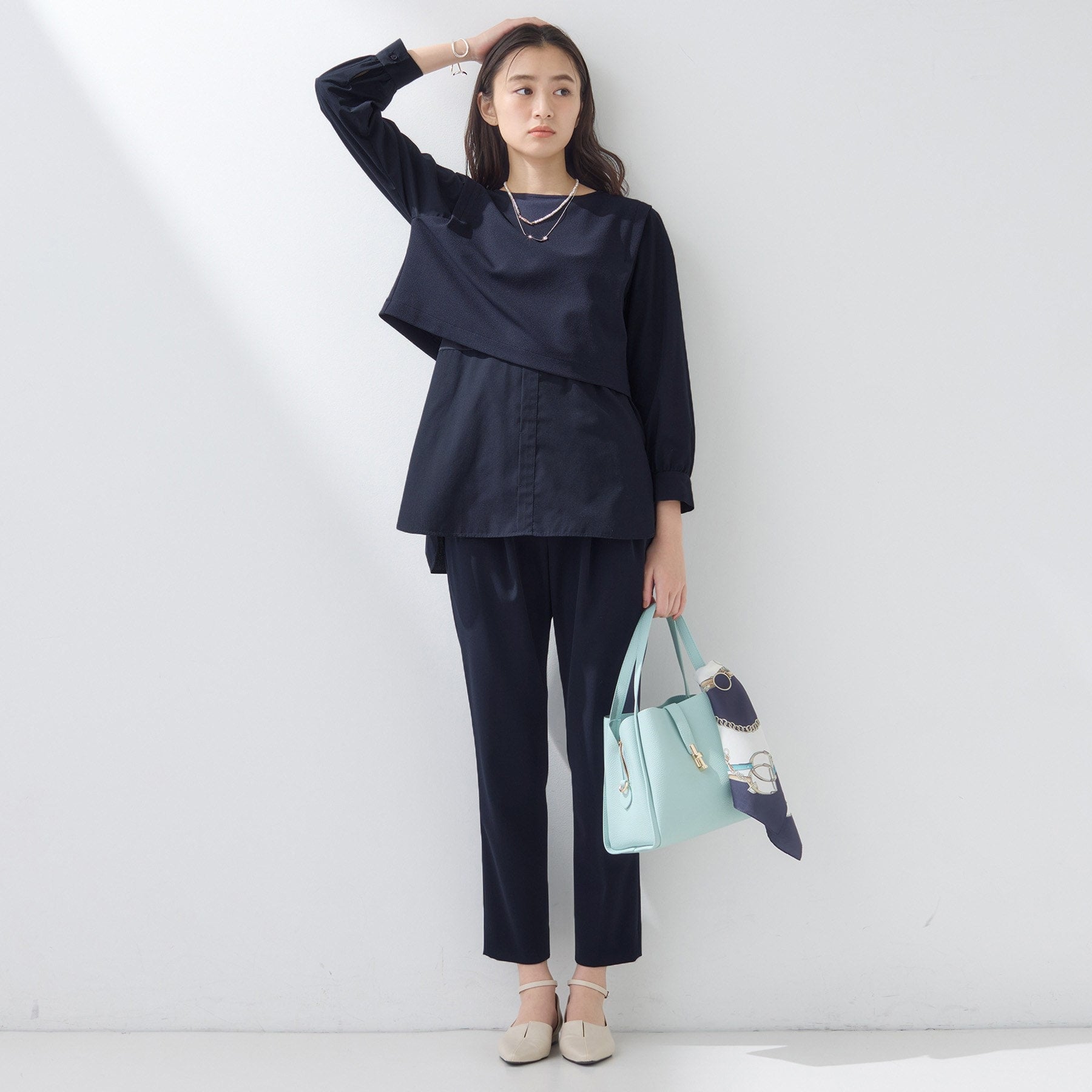 インディヴィ INDIVI 【洗える／UVケア】レイヤード風デザイントップス （ベージュ(052)） ベージュ(052)