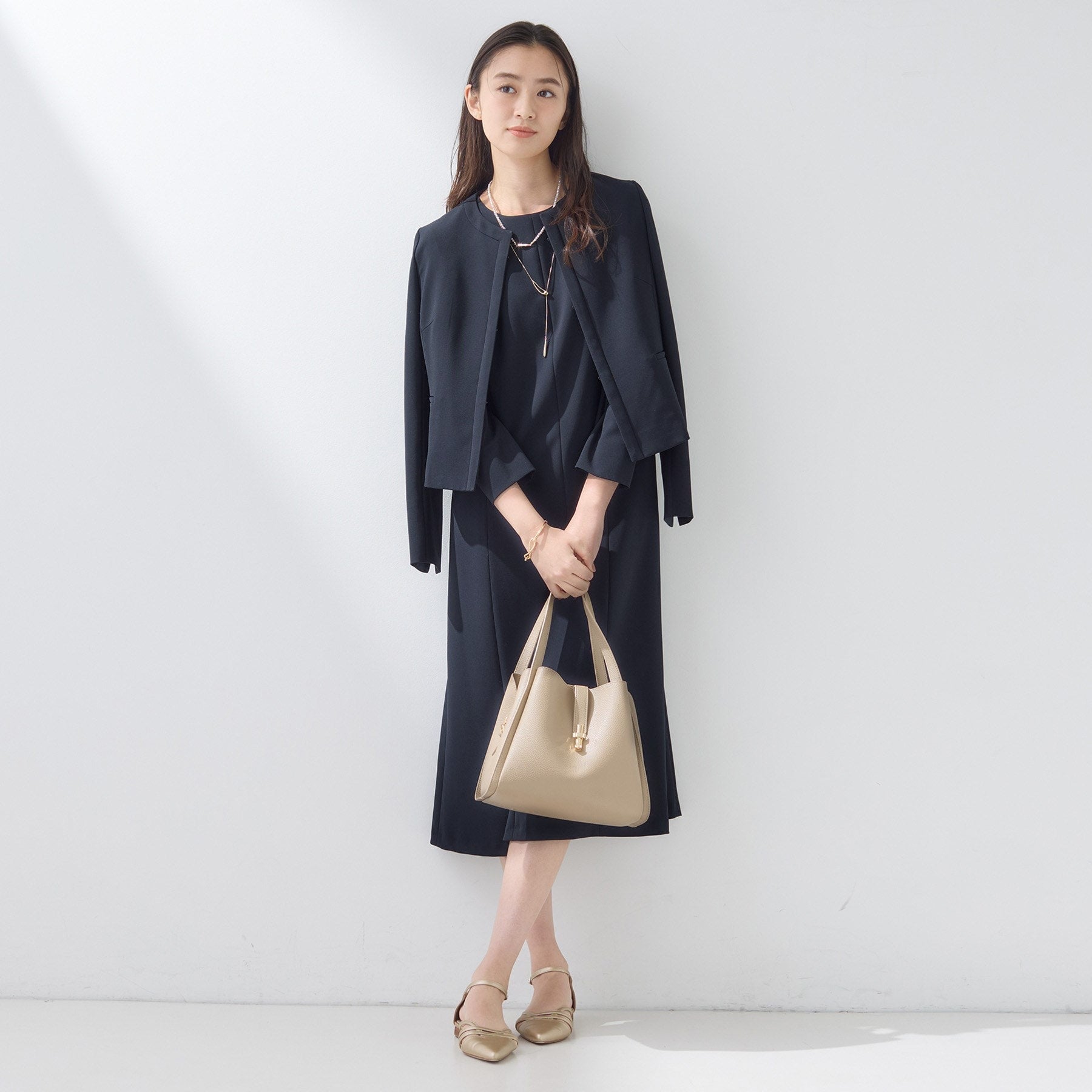 インディヴィ INDIVI 【上品光沢／セレモニー／SETUP可能】スタイルUPワンピース （ベージュ(652)） ベージュ(652)