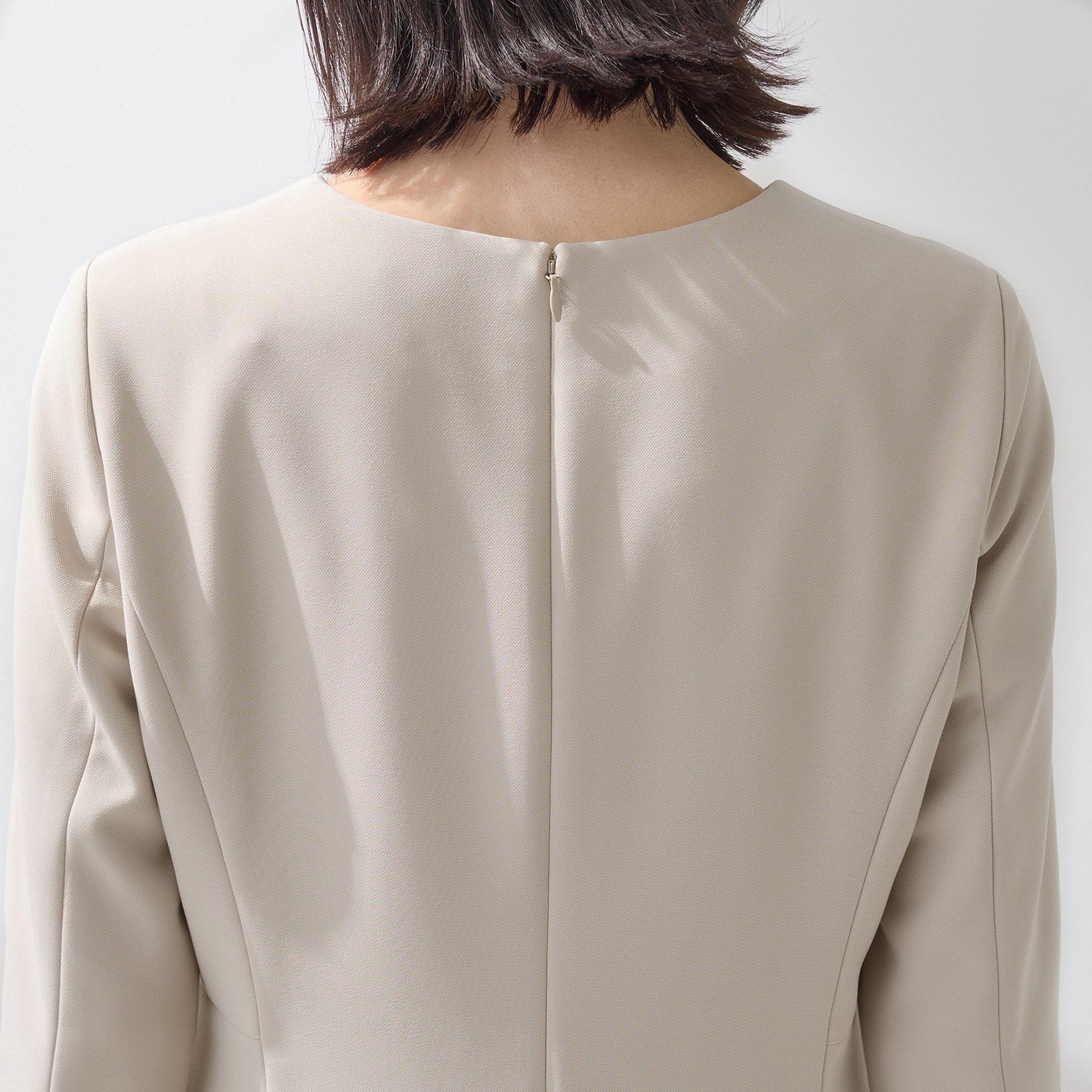 インディヴィ INDIVI 【上品光沢／セレモニー／SETUP可能】スタイルUPワンピース （ベージュ(652)） ベージュ(652)