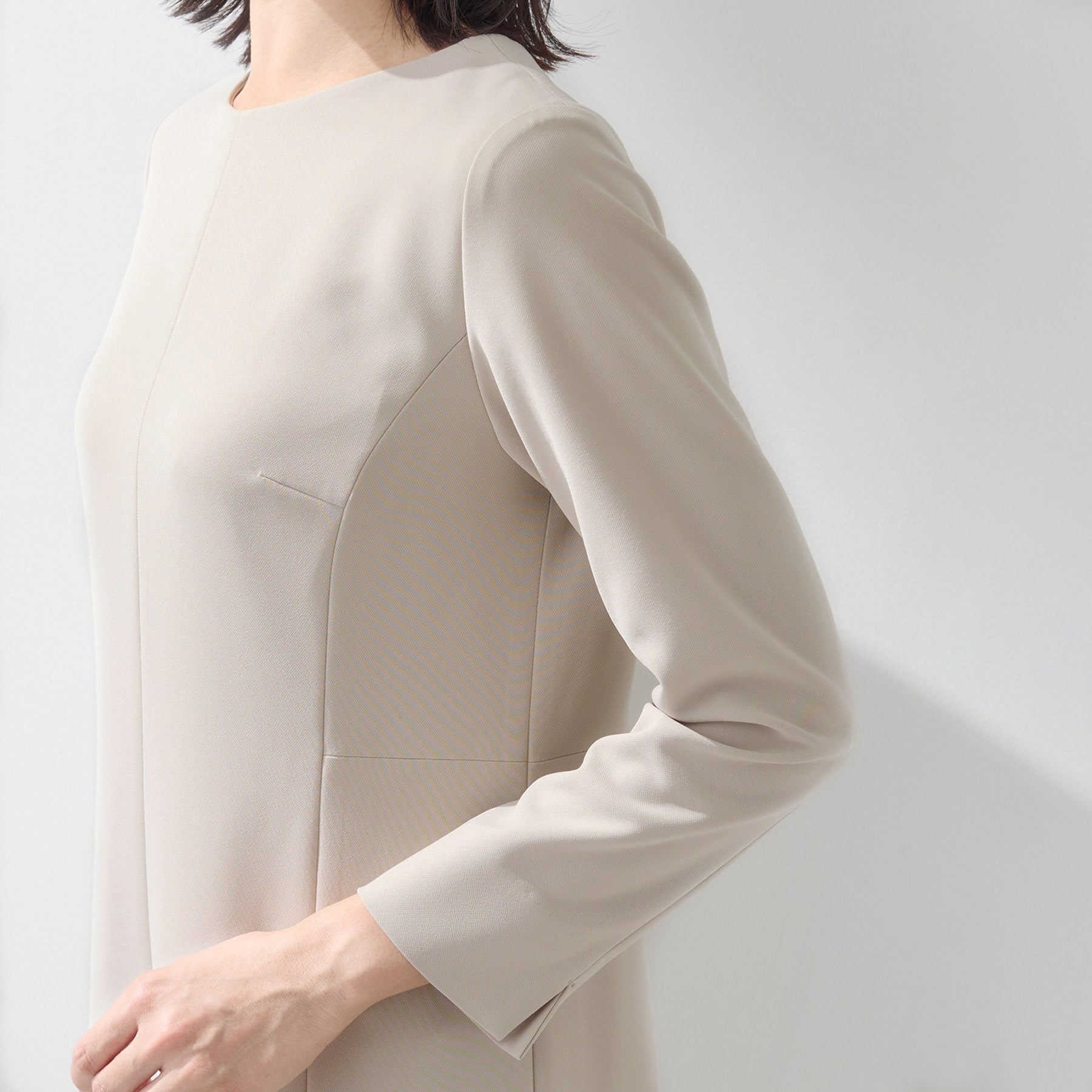 インディヴィ INDIVI 【上品光沢／セレモニー／SETUP可能】スタイルUPワンピース （ベージュ(652)） ベージュ(652)