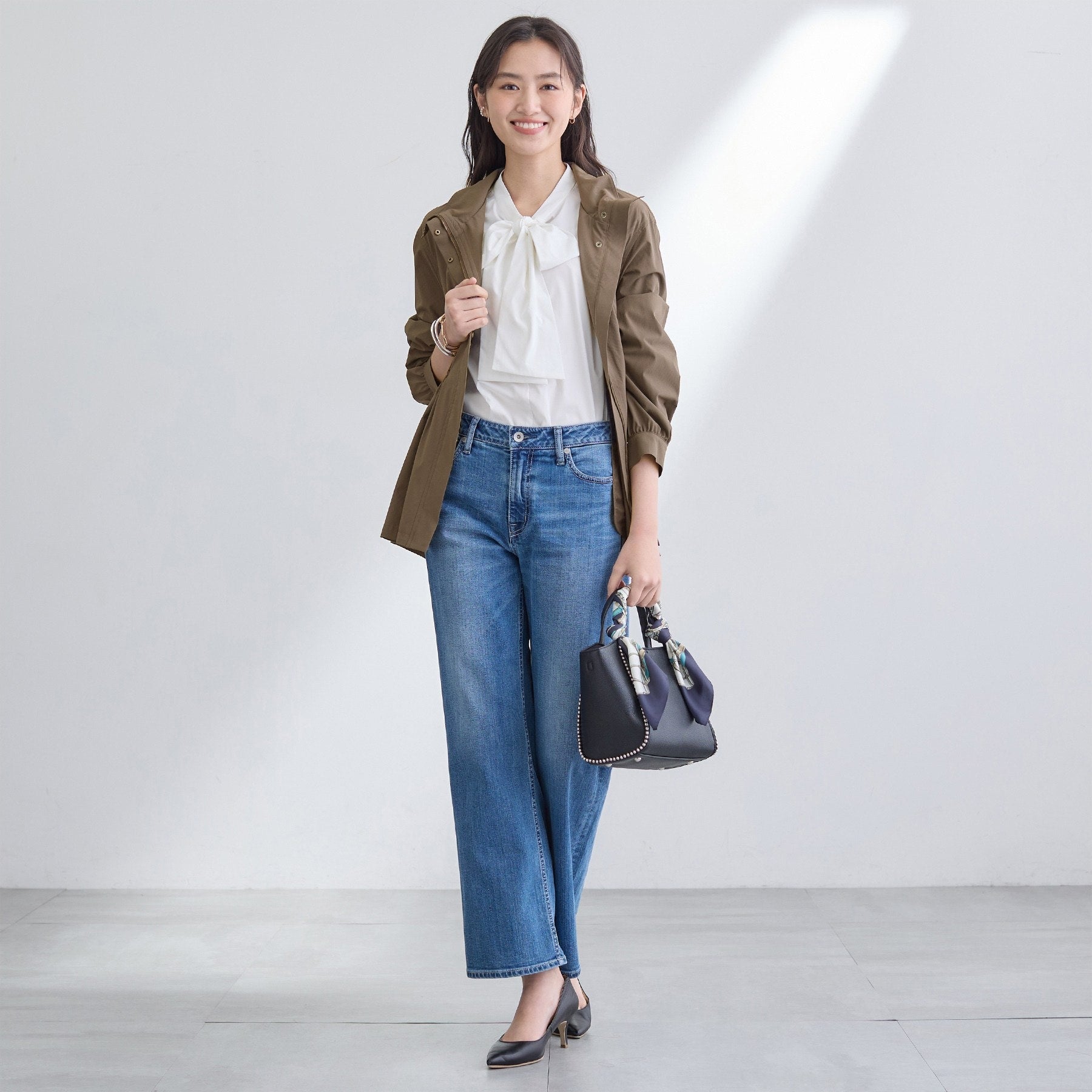 インディヴィ INDIVI 【撥水／フード取外し可】凹凸素材ブルゾン （オフホワイト(003)） オフホワイト(003)