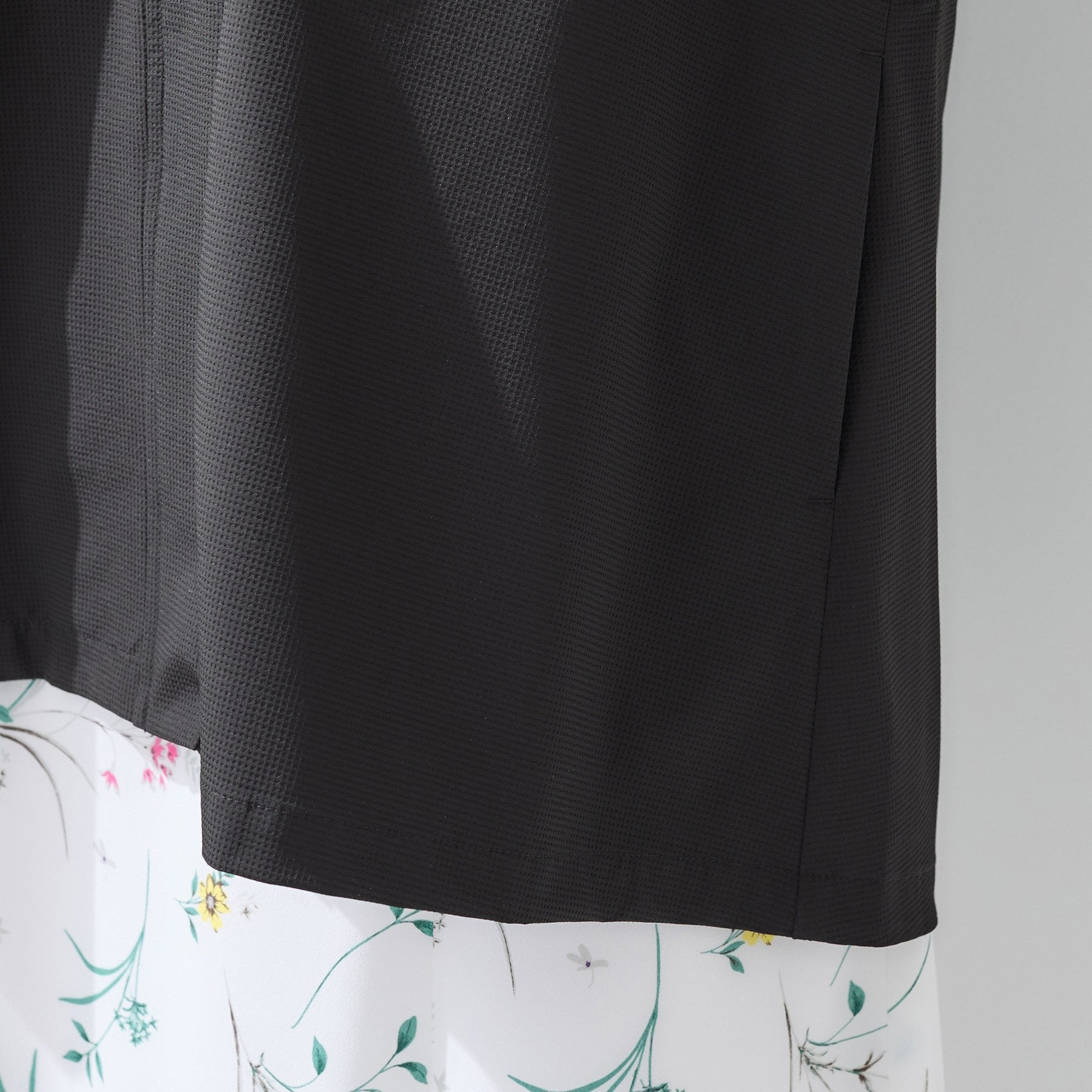 インディヴィ INDIVI 【撥水／フード取外し可】凹凸素材ブルゾン （オフホワイト(003)） オフホワイト(003)