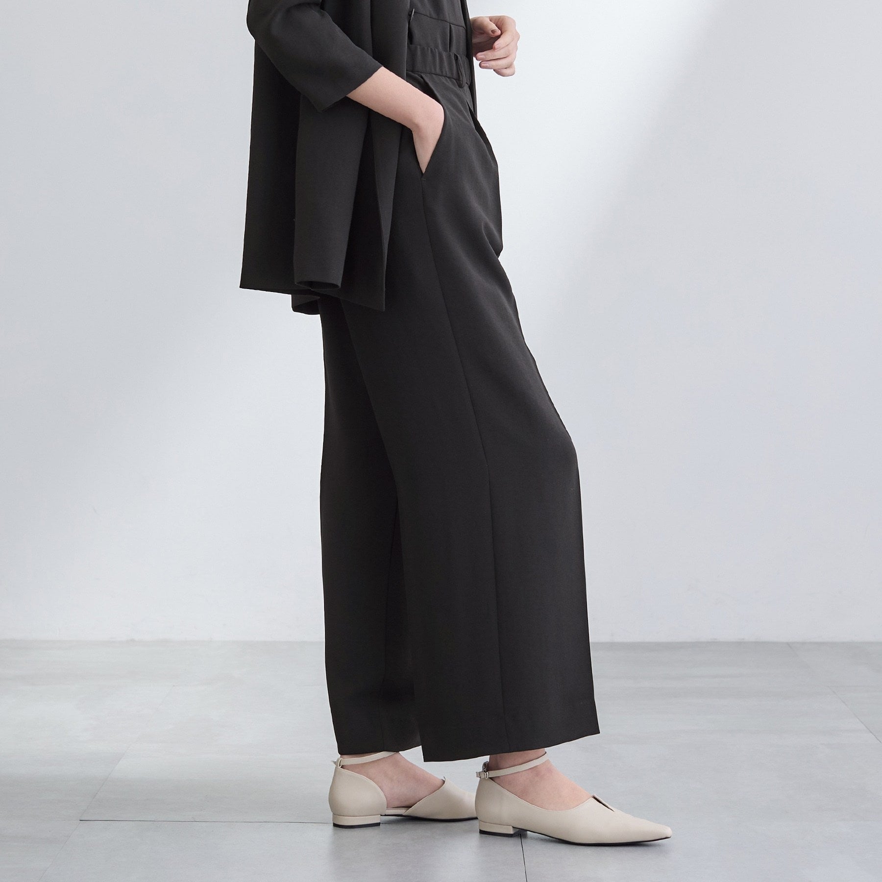 インディヴィ INDIVI 【洗える／UVケア／SETUP可】こなれワイドパンツ （ブラック(019)） ブラック(019)