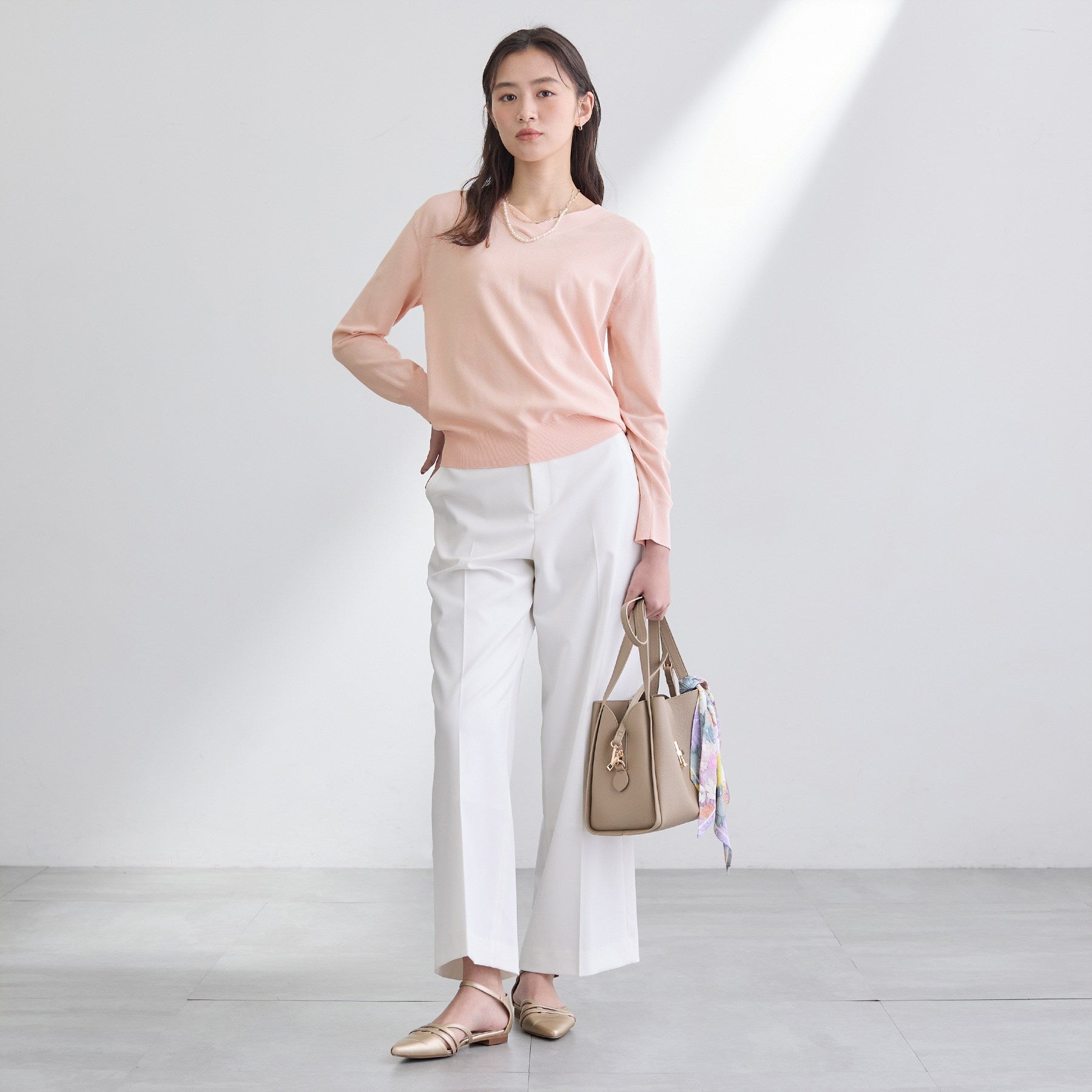 インディヴィ INDIVI 【シルク混】きれいめVネックニット （オフホワイト(003)） オフホワイト(003)