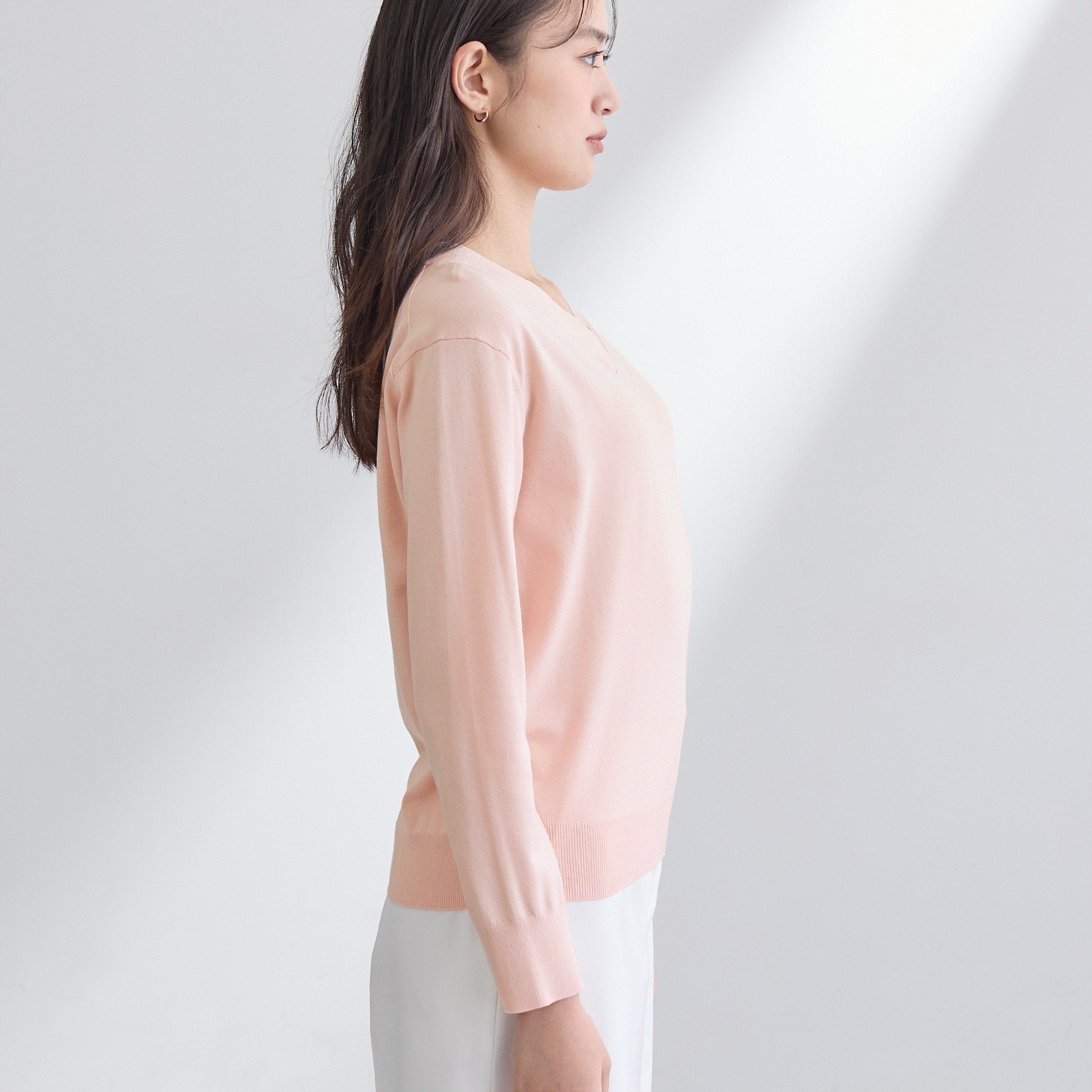 インディヴィ INDIVI 【シルク混】きれいめVネックニット （オフホワイト(003)） オフホワイト(003)