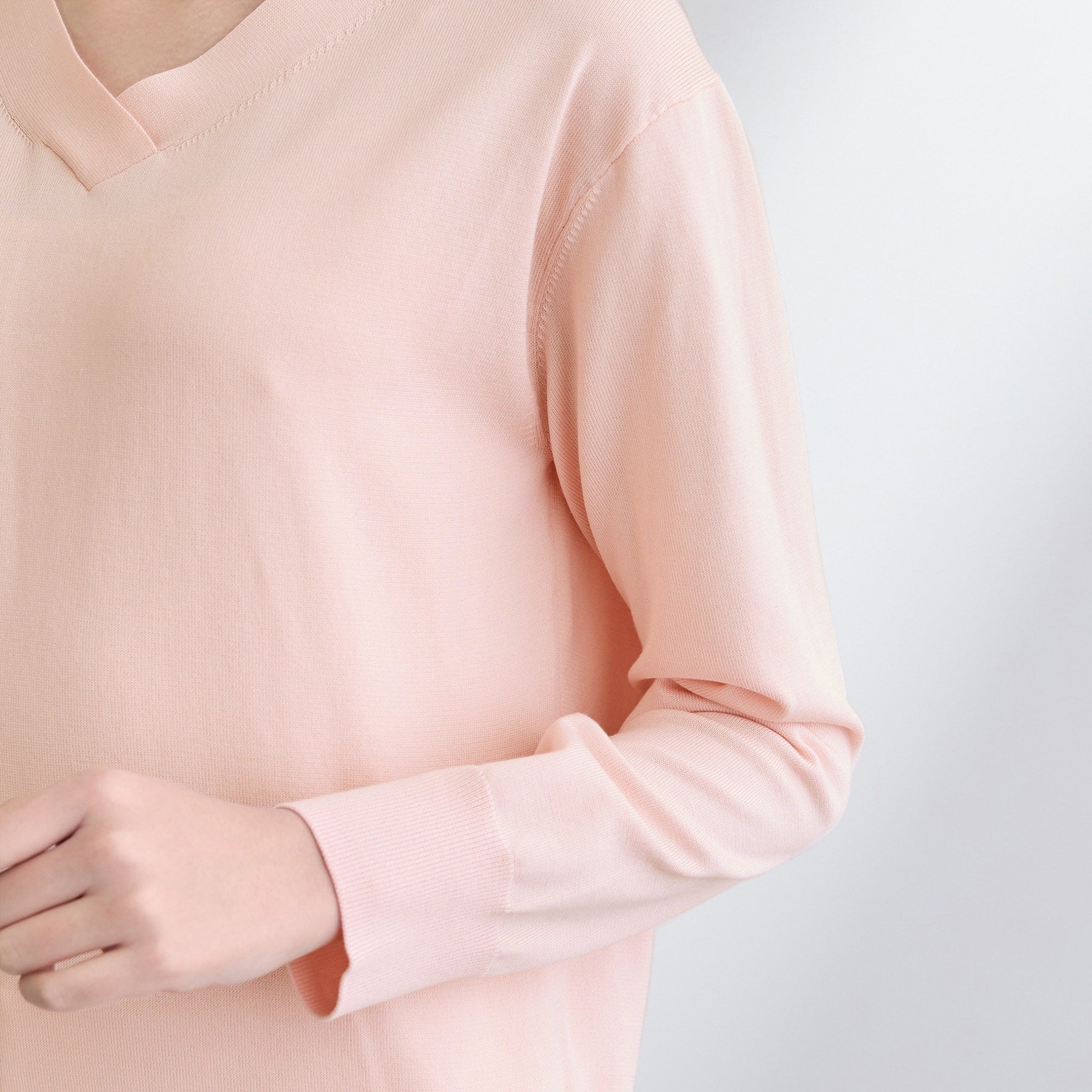 インディヴィ INDIVI 【シルク混】きれいめVネックニット （オフホワイト(003)） オフホワイト(003)