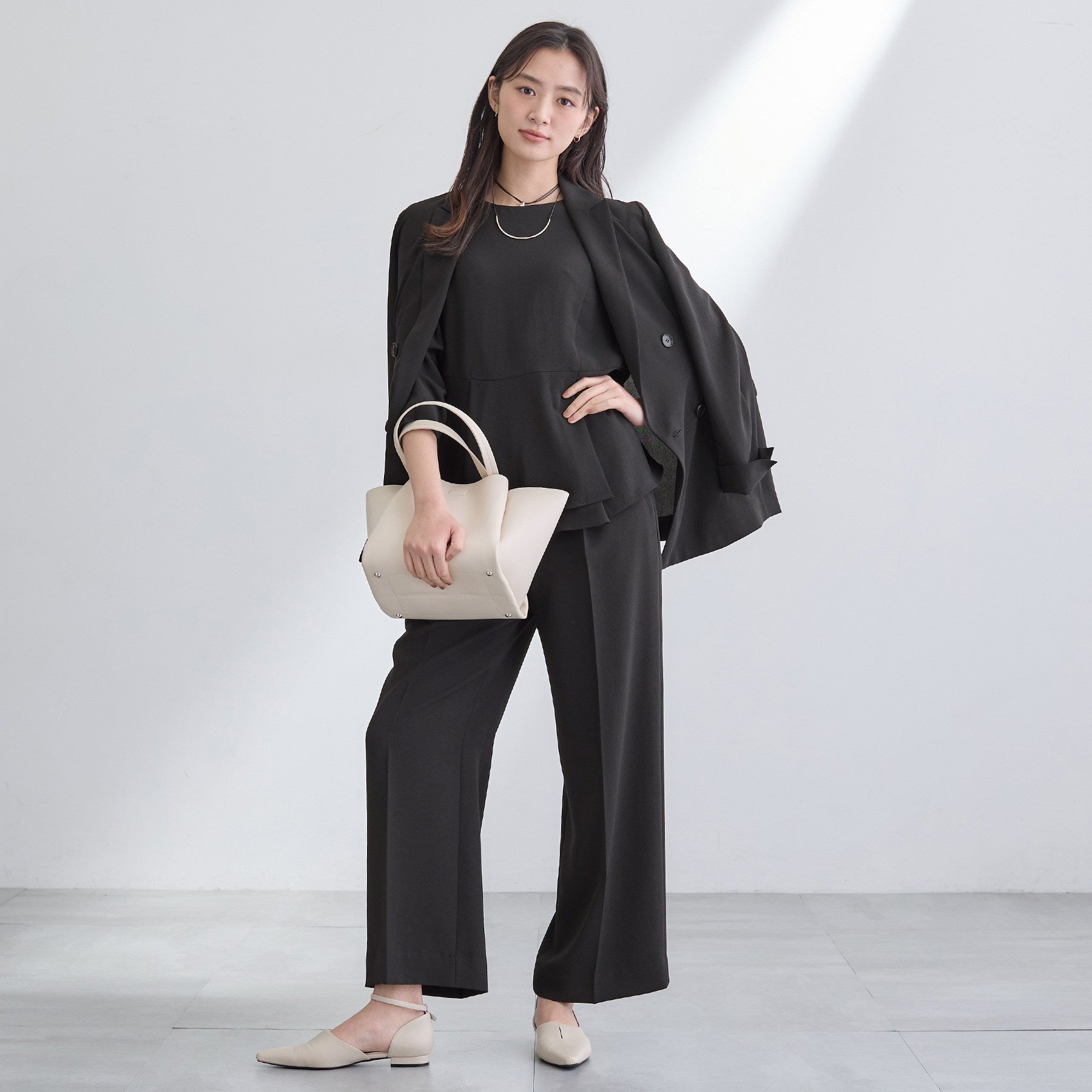 インディヴィ INDIVI 【洗える／UVケア／SETUP可】こなれペプラムブラウス （ブラック(019)） ブラック(019)