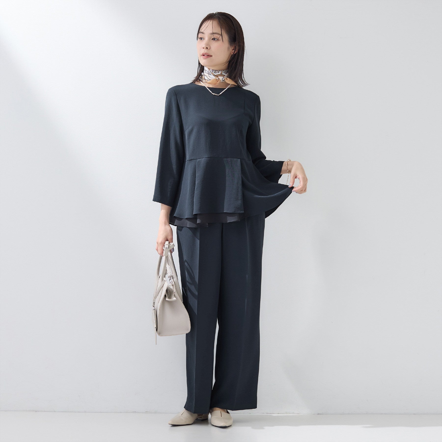 インディヴィ INDIVI 【洗える／UVケア／SETUP可】こなれペプラムブラウス （ブラック(019)） ブラック(019)