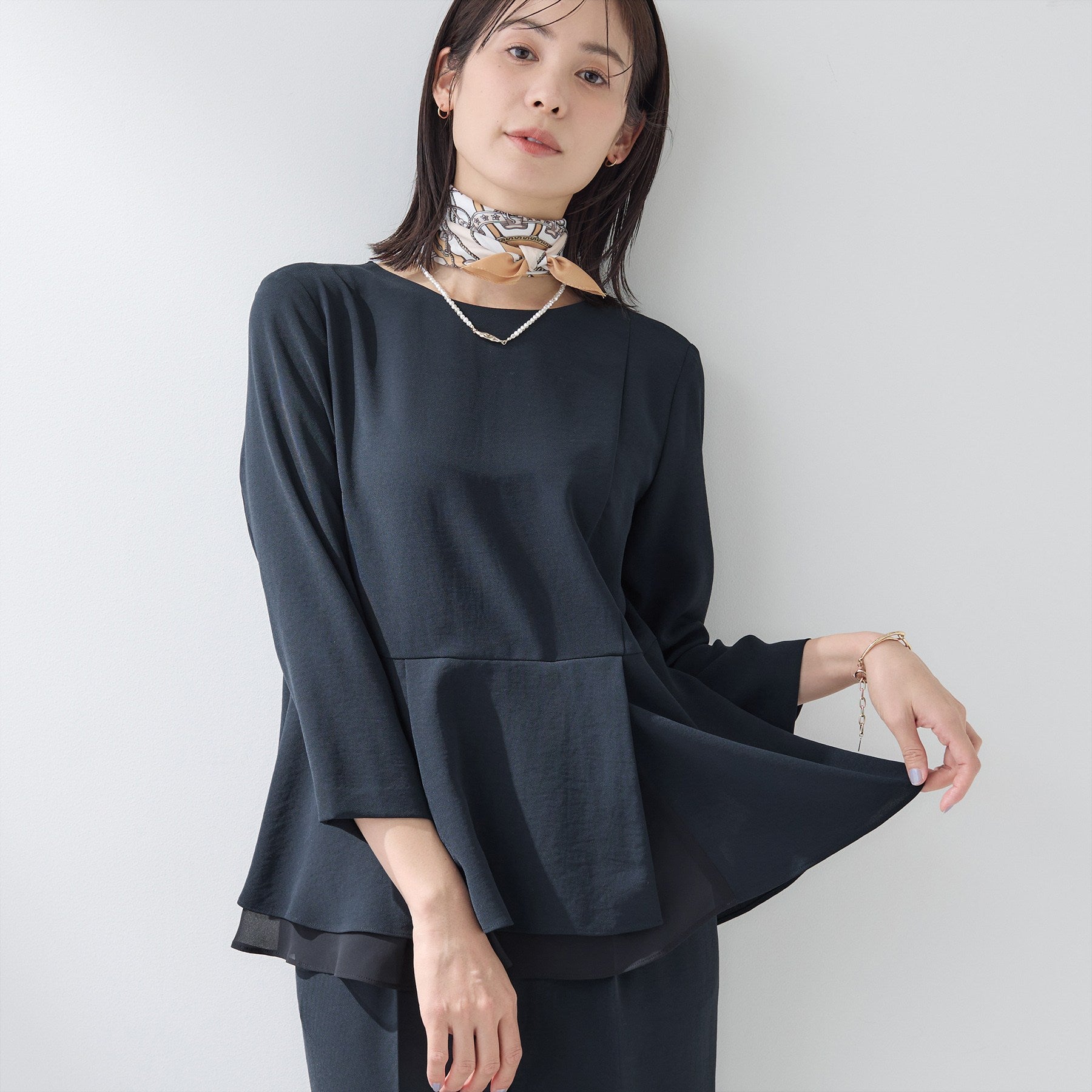 インディヴィ INDIVI 【洗える／UVケア／SETUP可】こなれペプラムブラウス （ネイビー(094)） ネイビー(094)