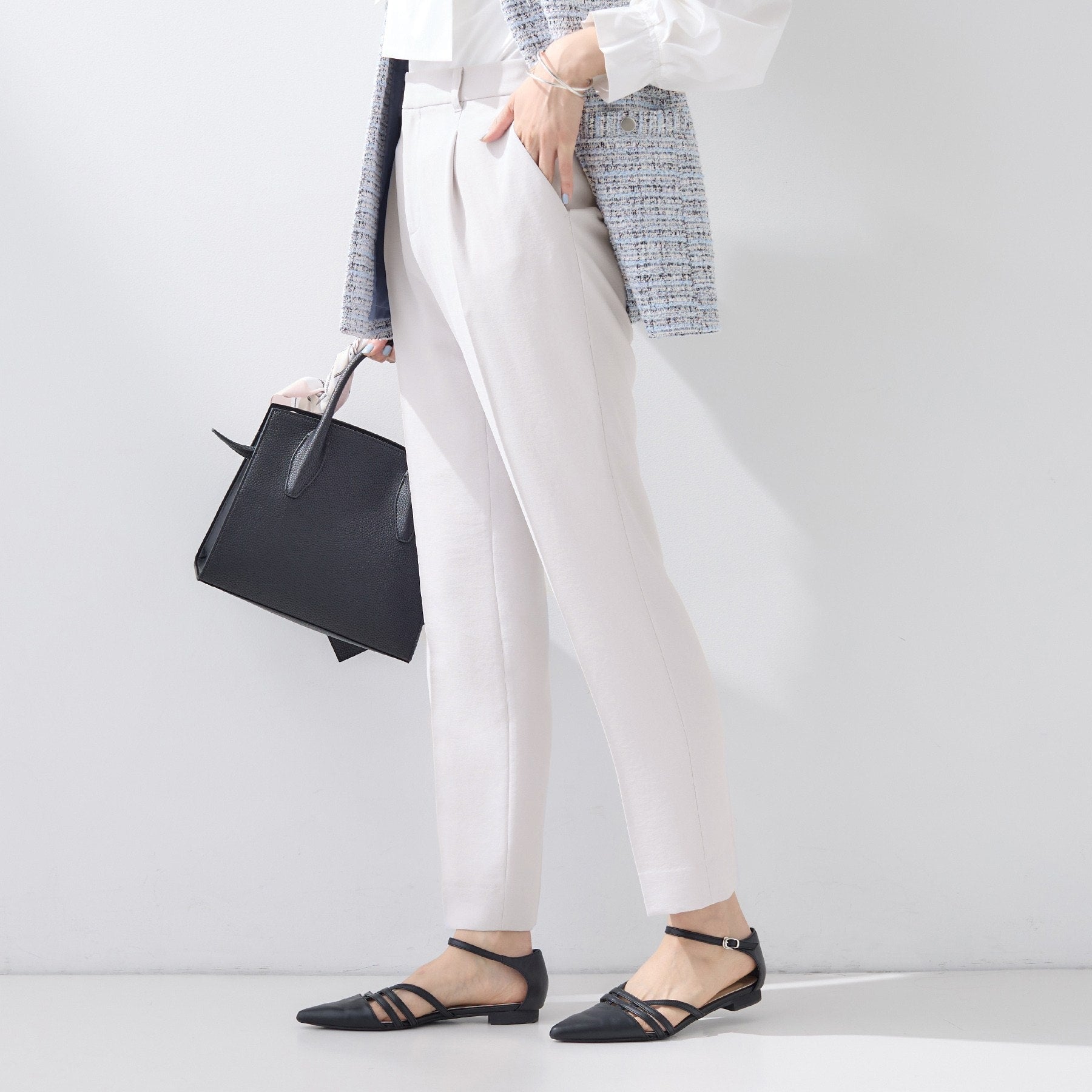 インディヴィ INDIVI 【洗える／UVケア／SETUP可】こなれテーパードパンツ （ブラック(019)） ブラック(019)