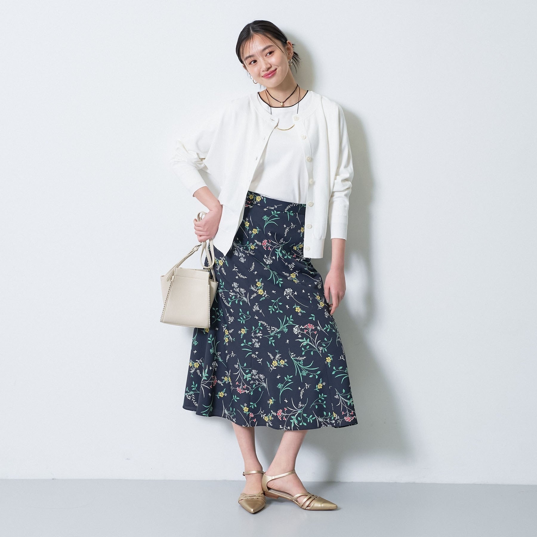 インディヴィ INDIVI 【洗える／前後2WAY／ツイン可能】ドルマンスリーブカーディガン （ホワイト(001)） ホワイト(001)