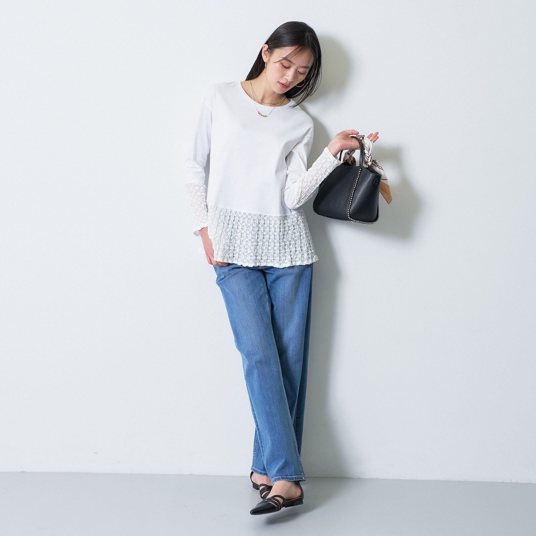 インディヴィ INDIVI 【洗える／レイヤードにおすすめ】シャーリングレース ロングTシャツ （ホワイト(001)） ホワイト(001)