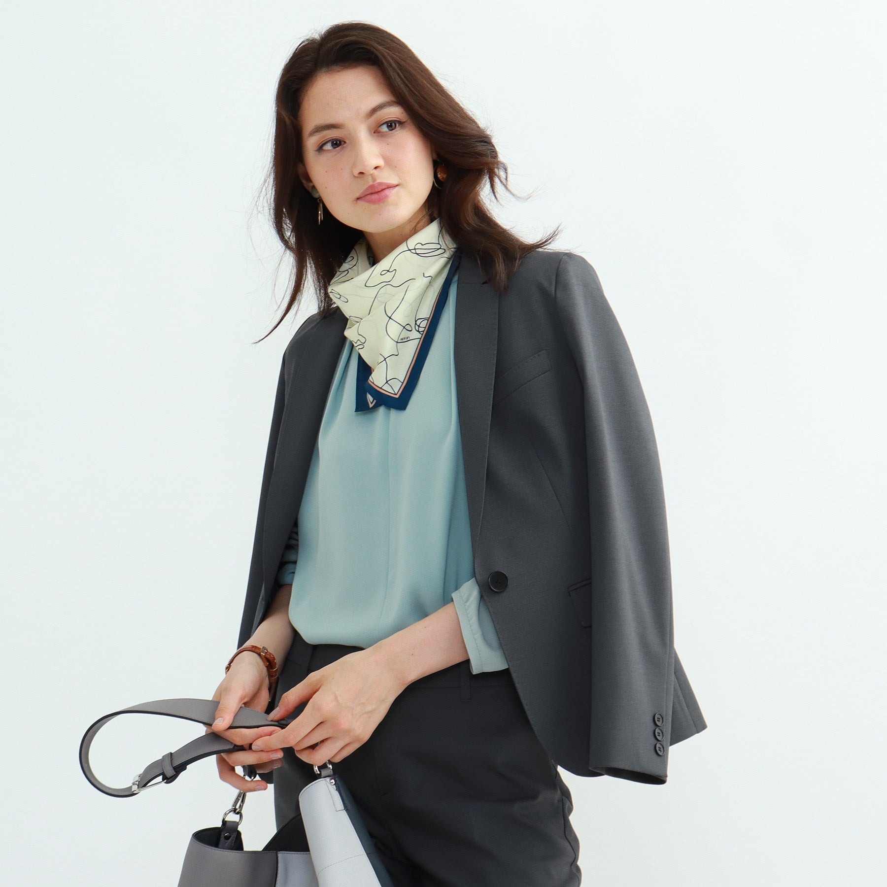 インディヴィ INDIVI [S]マルチシャークテーラードジャケット (チャコールグレー) チャコールグレー(414)