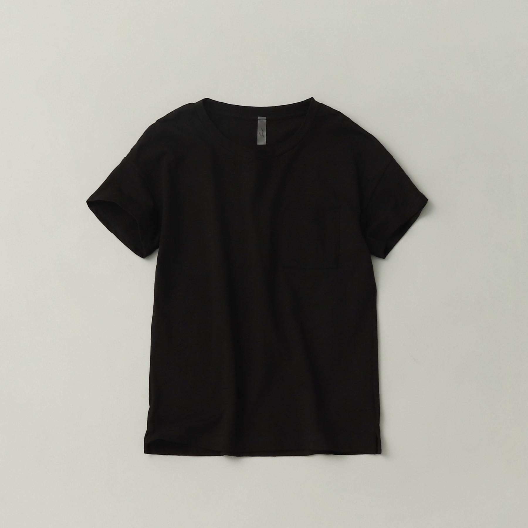 インディヴィ INDIVI Sacre ワンマイルTシャツ (ブラック) ブラック(019)