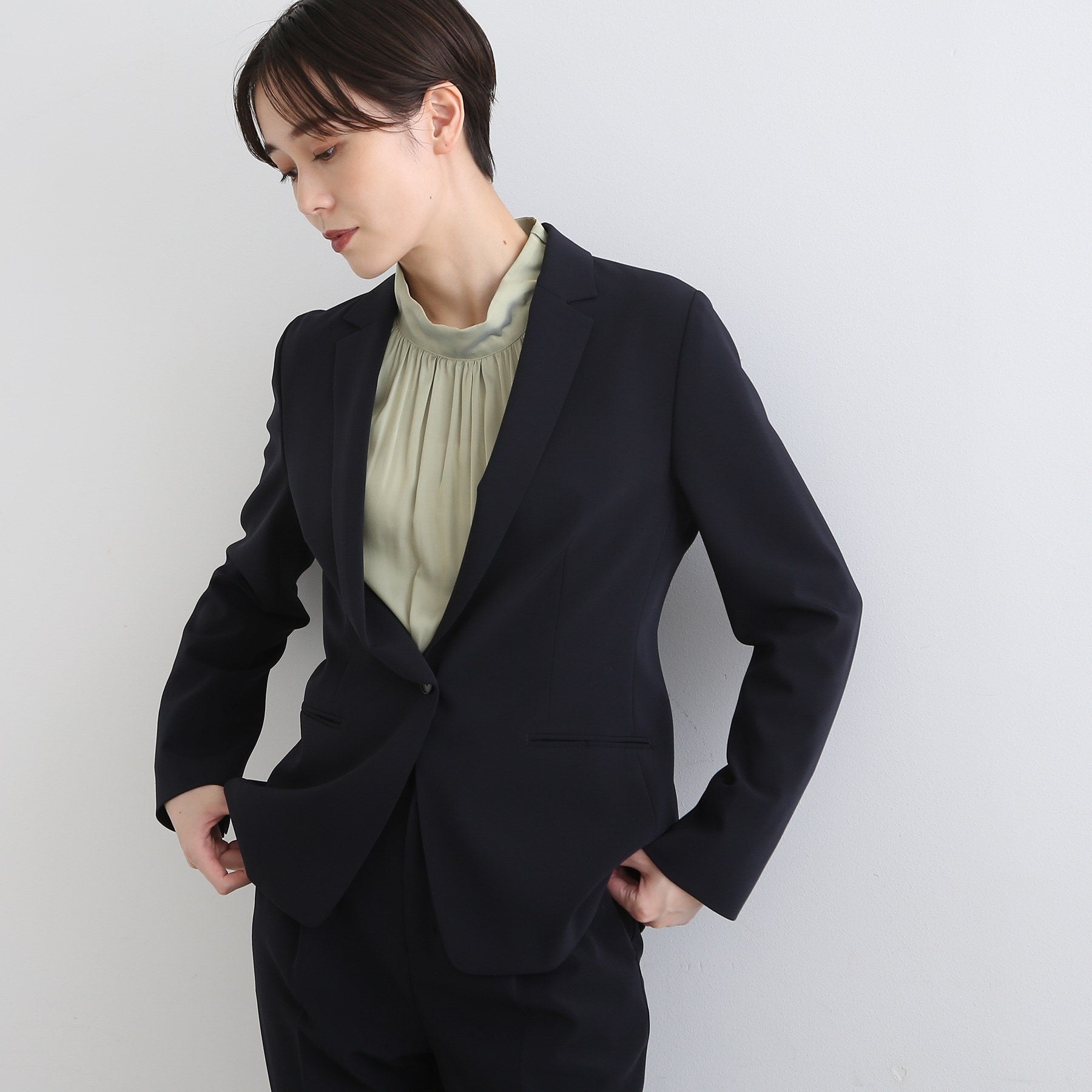 インディヴィ INDIVI 【洗える/UVケア/エコ/日本製】ストレッチテーラードジャケット (ネイビー) ネイビー(693)