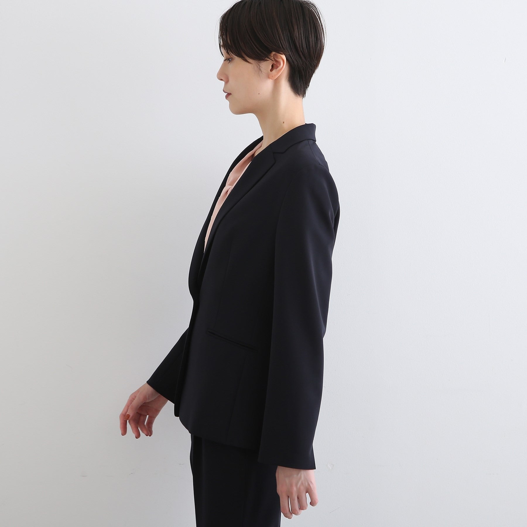 インディヴィ INDIVI 【洗える/UVケア/エコ/日本製】ストレッチテーラードジャケット (ネイビー) ネイビー(693)