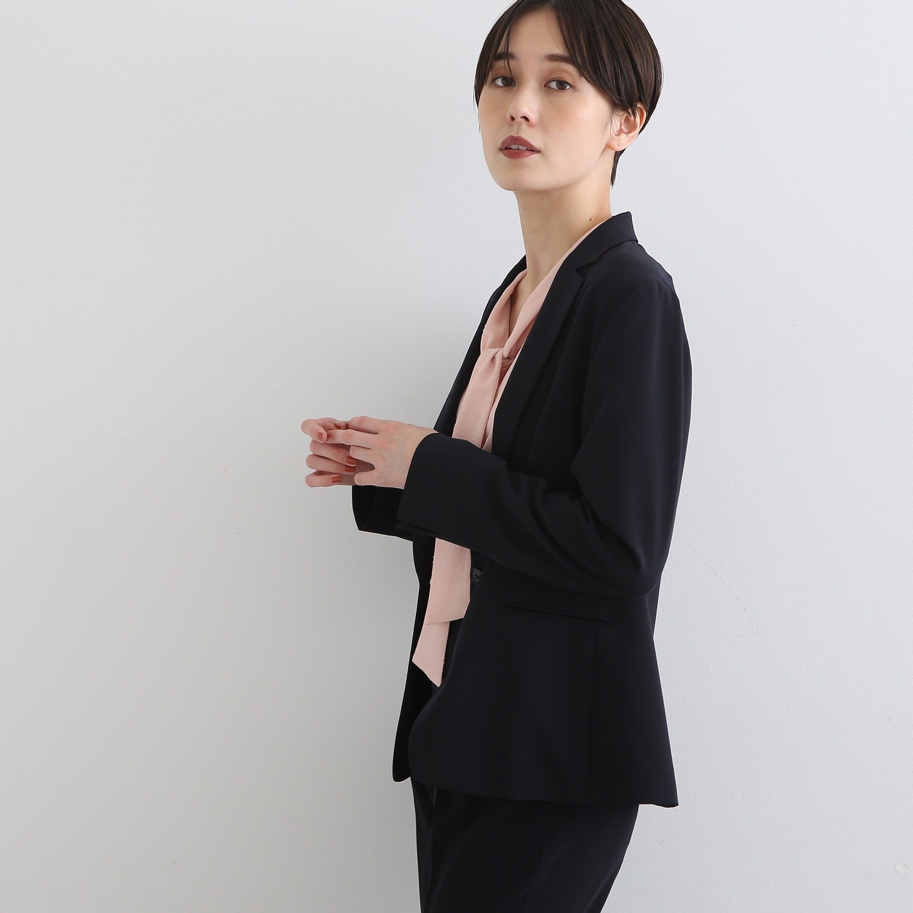 インディヴィ INDIVI 【洗える/UVケア/エコ/日本製】ストレッチテーラードジャケット (ネイビー) ネイビー(693)