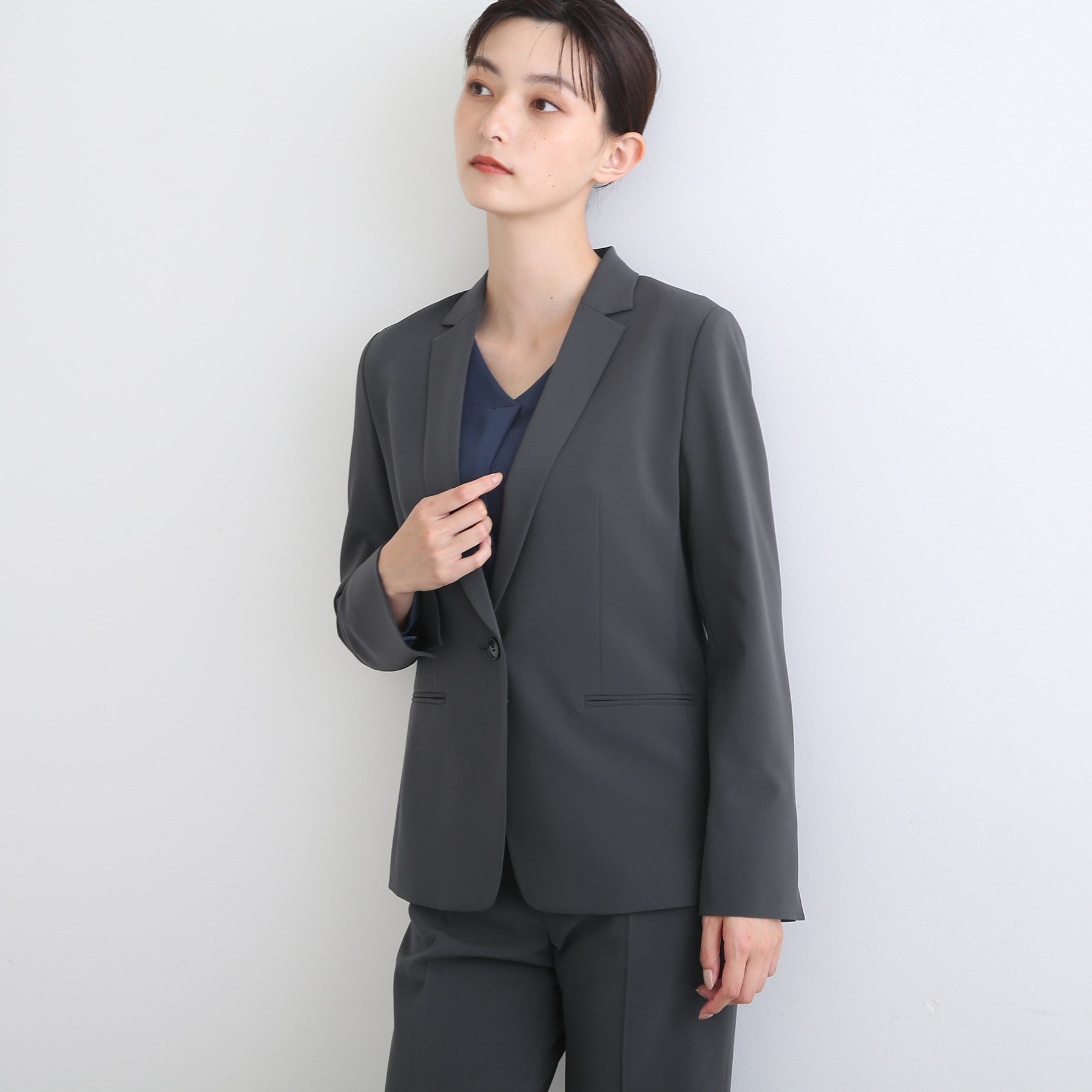 インディヴィ INDIVI 【洗える/UVケア/エコ/日本製】ストレッチテーラードジャケット (チャコールグレー) チャコールグレー(014)