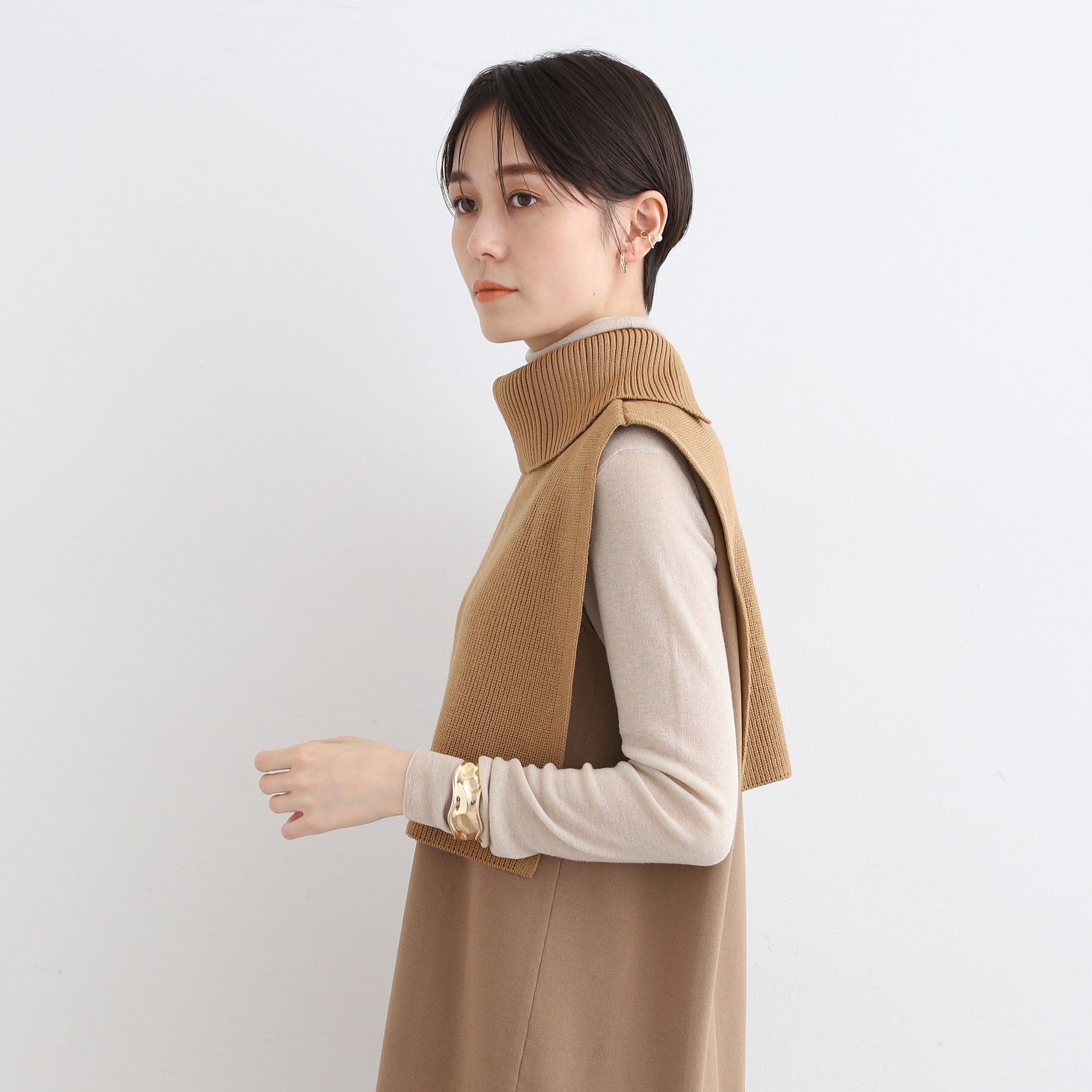 インディヴィ INDIVI 【洗える／2WAY】タートルネックニットケープ （オフホワイト(003)） オフホワイト(003)