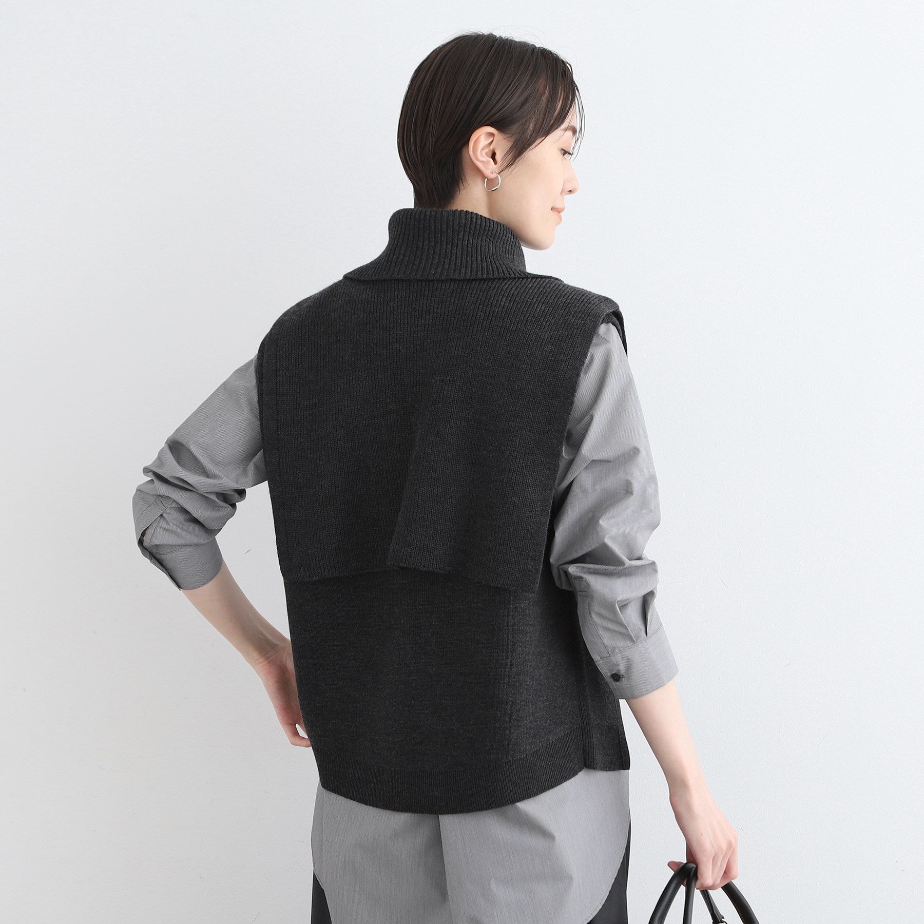 インディヴィ INDIVI 【洗える／2WAY】タートルネックニットケープ （オフホワイト(003)） オフホワイト(003)