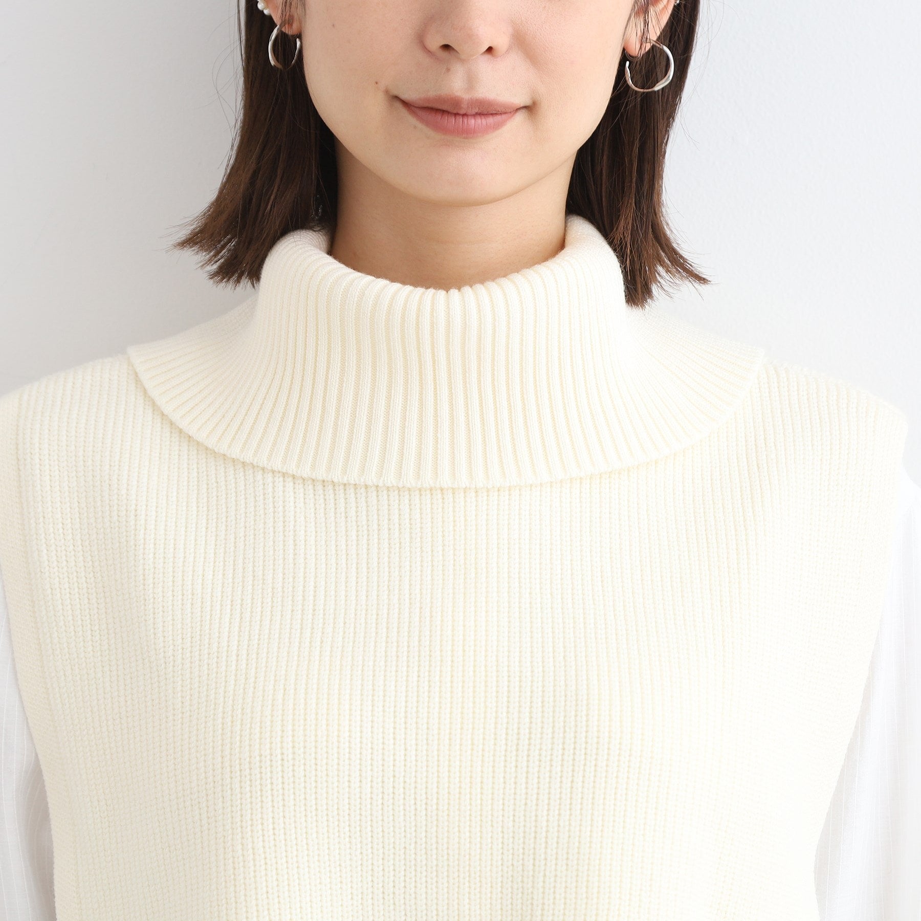 インディヴィ INDIVI 【洗える／2WAY】タートルネックニットケープ （オフホワイト(003)） オフホワイト(003)