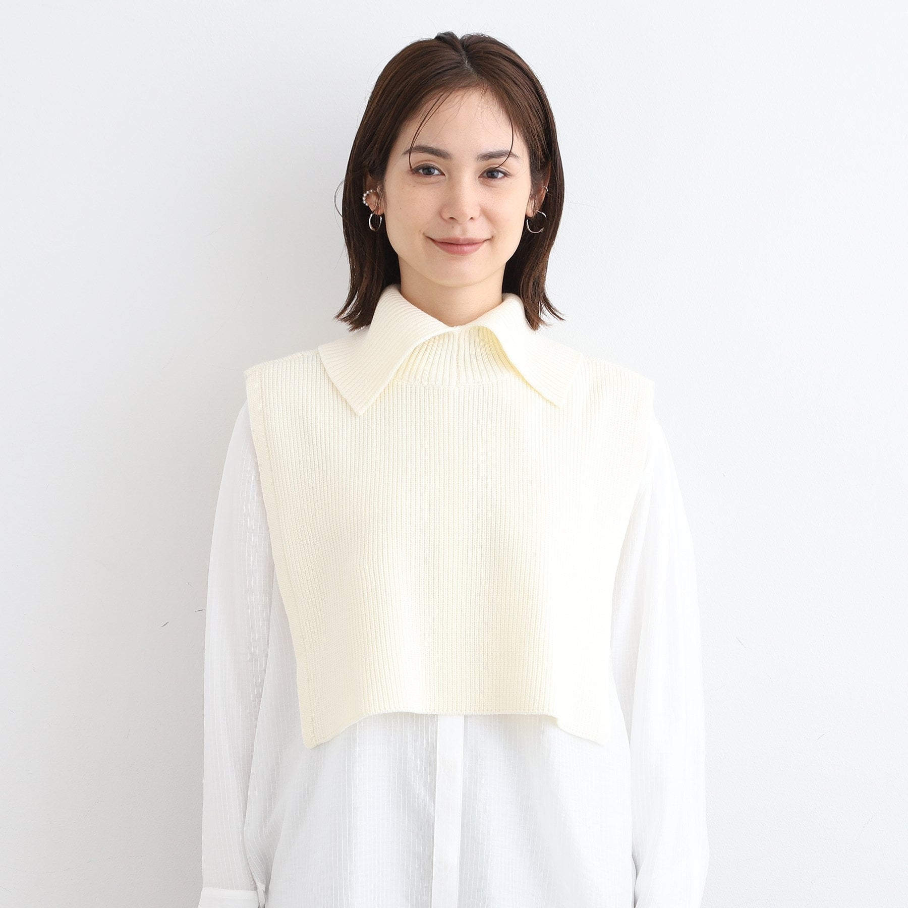 インディヴィ INDIVI 【洗える／2WAY】タートルネックニットケープ （オフホワイト(003)） オフホワイト(003)