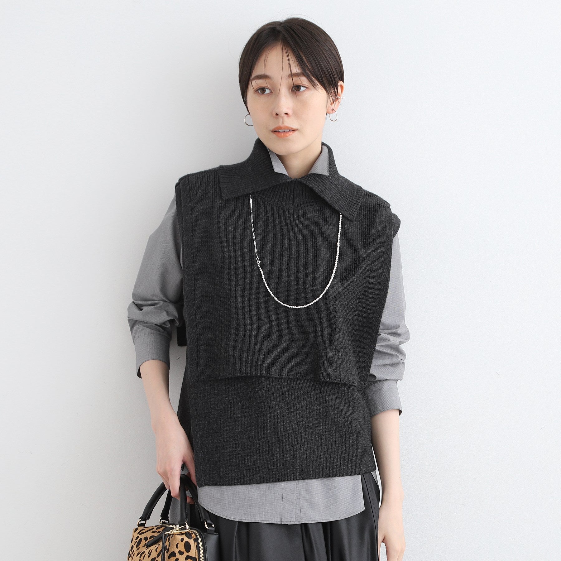 インディヴィ INDIVI 【洗える／2WAY】タートルネックニットケープ （チャコールグレー(914)） チャコールグレー(914)