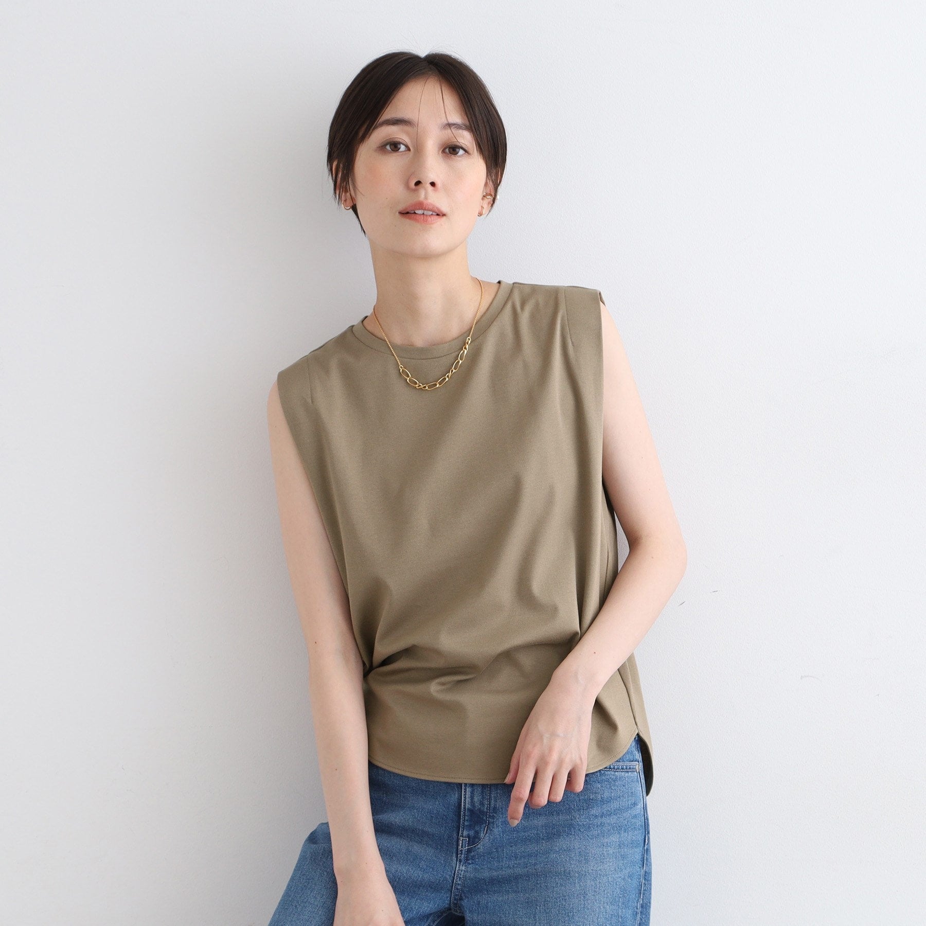インディヴィ INDIVI 【洗える】タックデザインノースリーブTシャツ