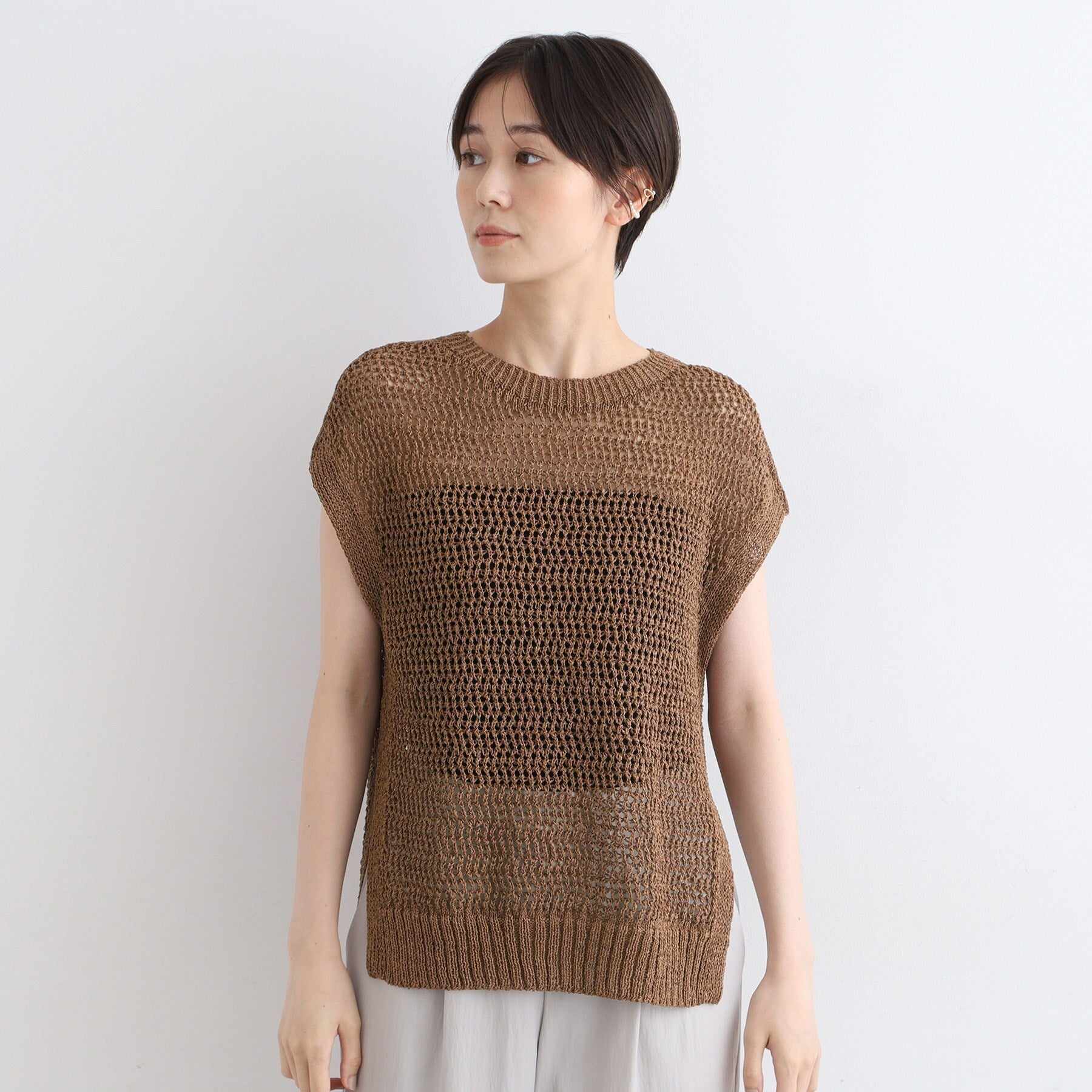 インディヴィ INDIVI 【洗える／ペーパーヤーン】透かし柄ニットベスト （モカブラウン(042)） モカブラウン(042)