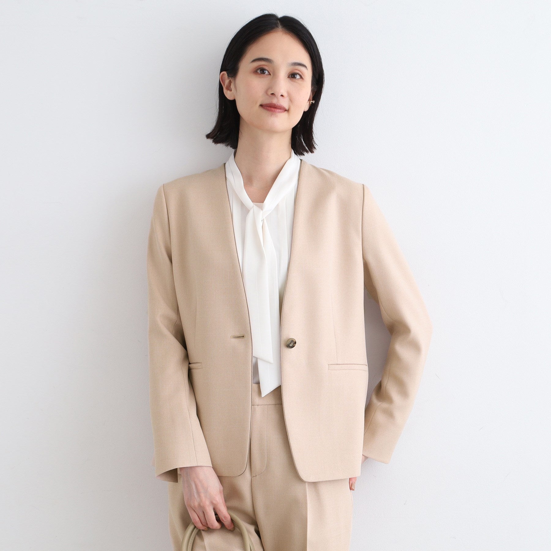 インディヴィ INDIVI 【洗える／UVケア／定番スーツ】ウール調ノーカラージャケット （ピンクベージュ(053)） ピンクベージュ(053)