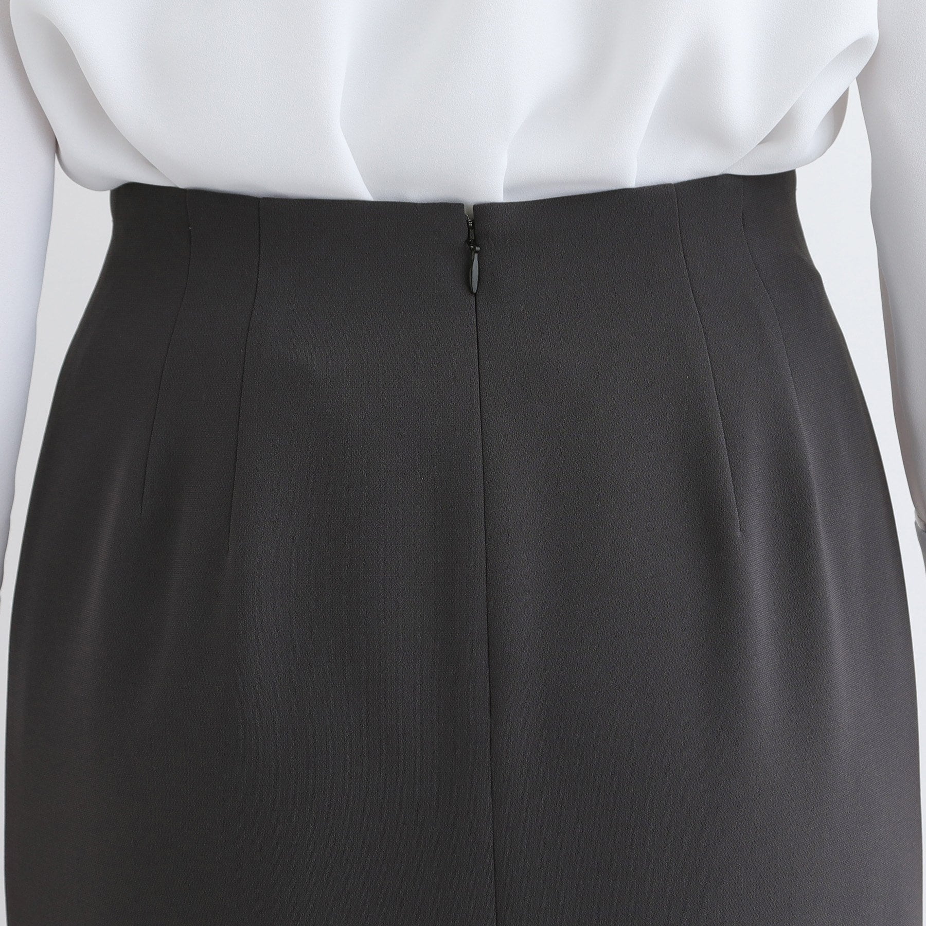 インディヴィ INDIVI 【洗える／日本製／定番スーツ】トリアセテート混ストレッチボックスタックスカート （ブラック(019)） ブラック(019)