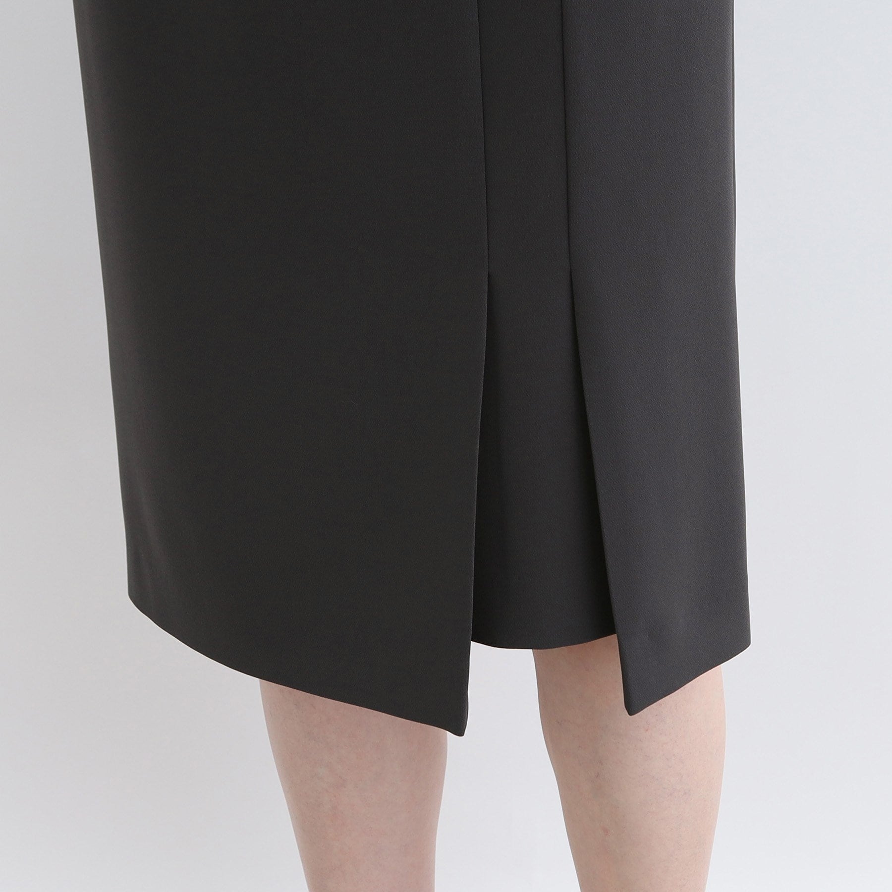 インディヴィ INDIVI 【洗える／日本製／定番スーツ】トリアセテート混ストレッチボックスタックスカート （ブラック(019)） ブラック(019)