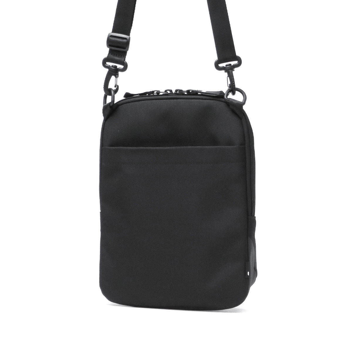 インケース Incase 日本正規品 ショルダーバッグ メンズ レディース 斜めがけバッグ ブランド 小さめ かっこいい 大人 撥水 縦型 B5 4.9L クロスボディバッグ A.R.C.Crossbody Bag （BLACK） BLACK