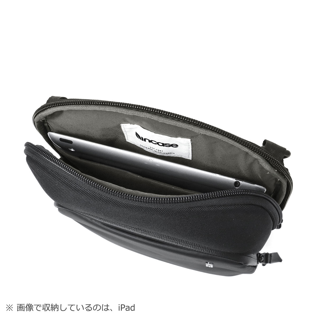 インケース Incase 日本正規品 ショルダーバッグ メンズ レディース 斜めがけバッグ ブランド 小さめ かっこいい 大人 撥水 縦型 B5 4.9L クロスボディバッグ A.R.C.Crossbody Bag （BLACK） BLACK