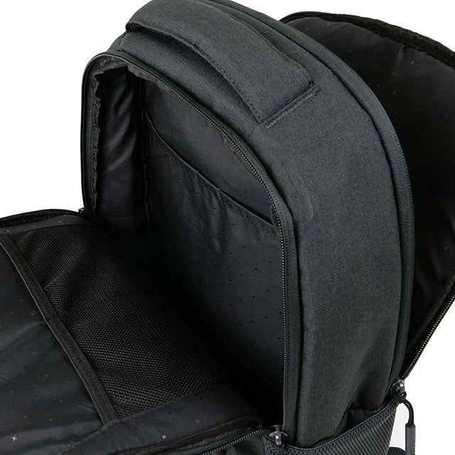 インケース Incase Facet 25L Backpack Black [137231053055] （Black） Black
