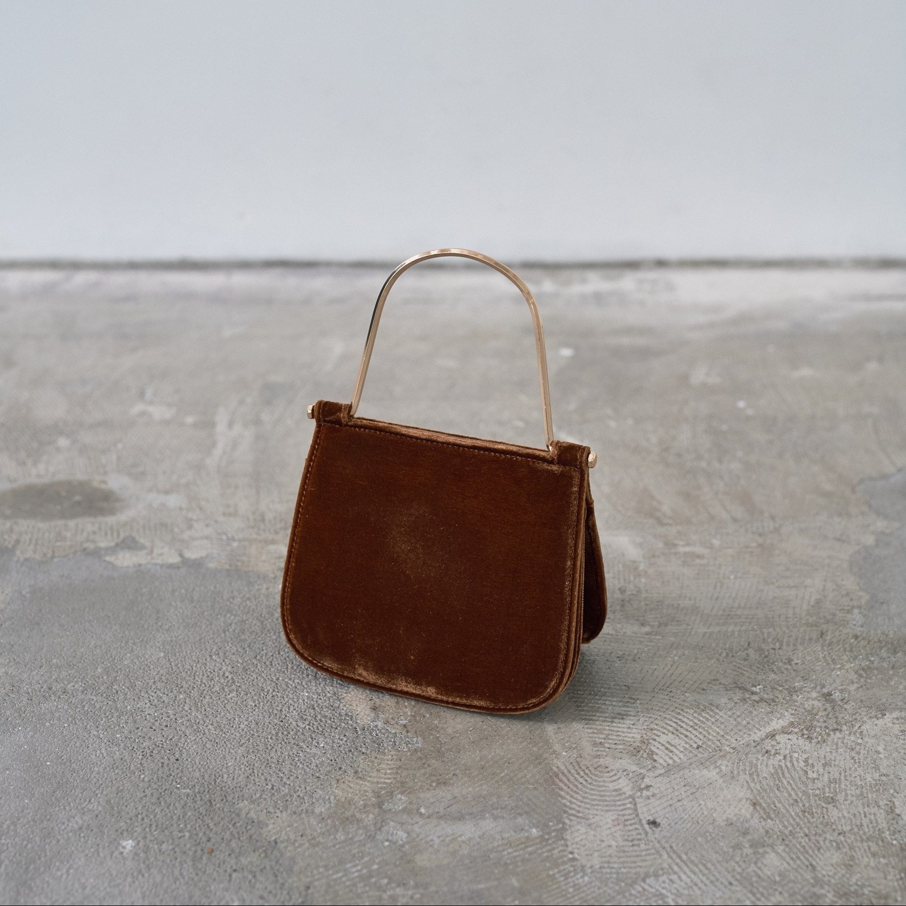 ギャレスト GALLEST 【LE VERNIS】Metal handle minibag （グレー(412)） グレー(412)
