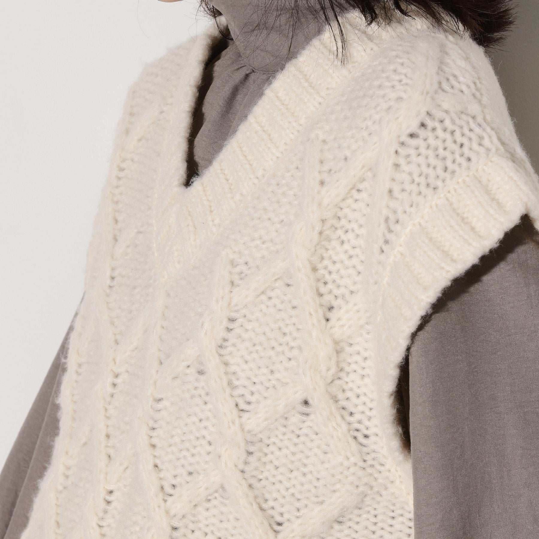GALLEST Cable Knit Vest