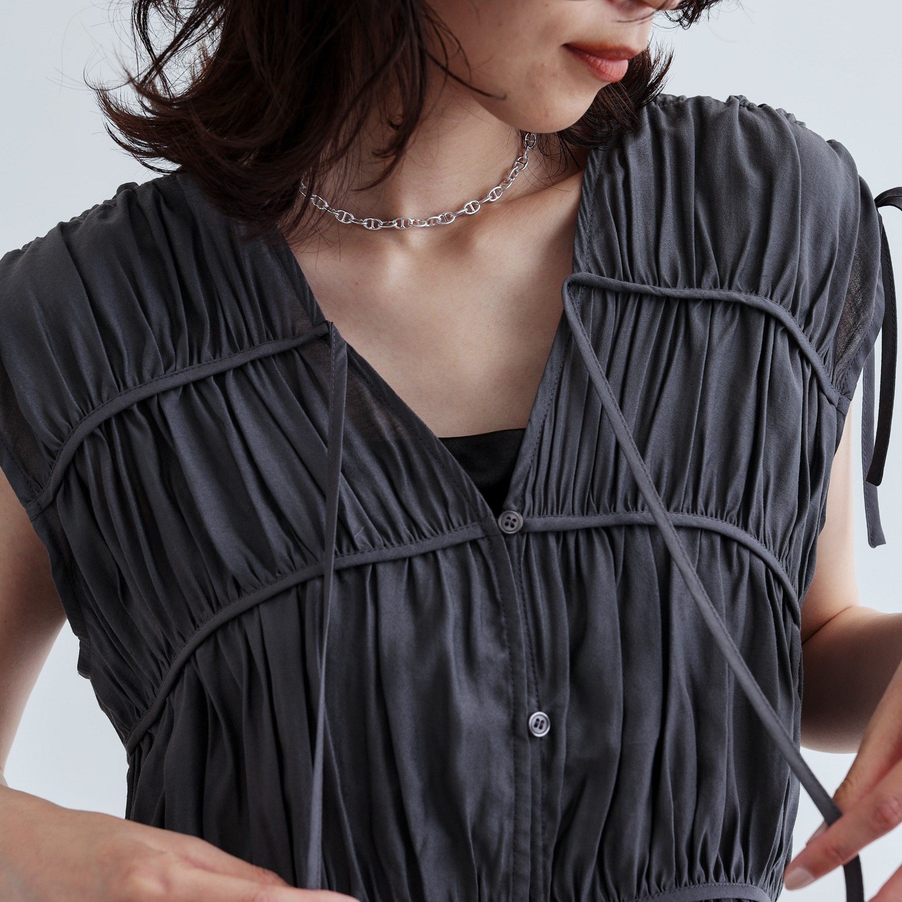 ギャレスト GALLEST ギャザースリーブレスブラウス （ホワイト(001)） ホワイト(001)