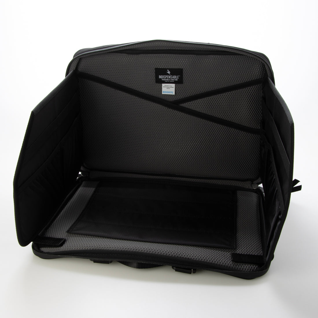 インディスペンサブル INDISPENSABLE IDP ラップトップケース PORTAFFICE16 ECONYL （ブラック） ブラック