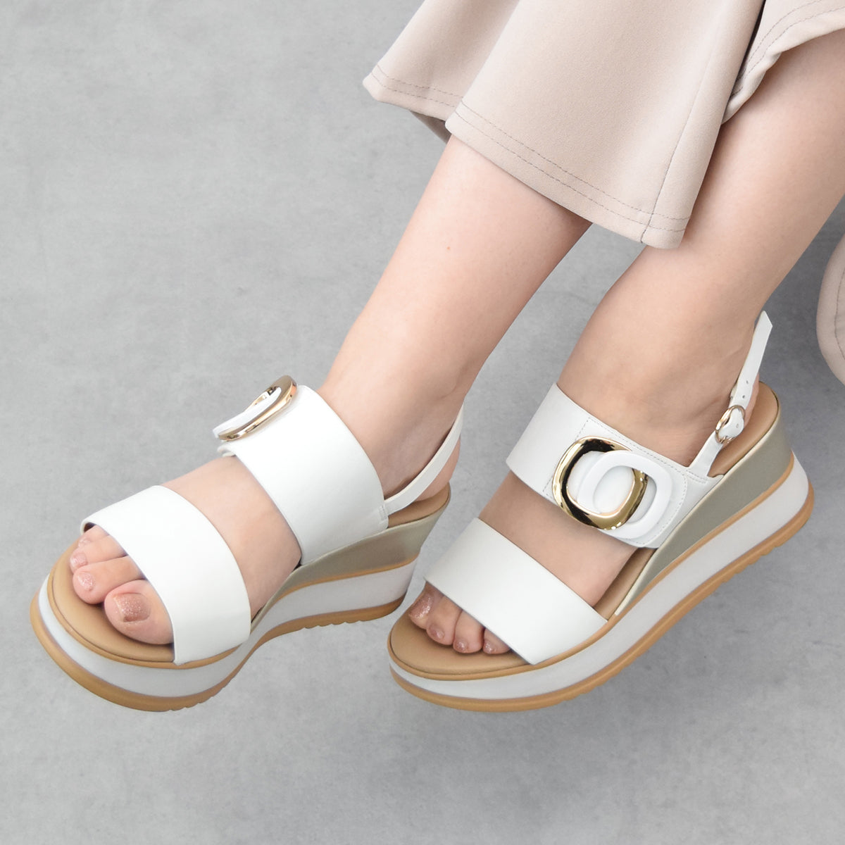 インターショシュール INTER-CHAUSSURES バックルウエッジサンダル （ホワイト） ホワイト