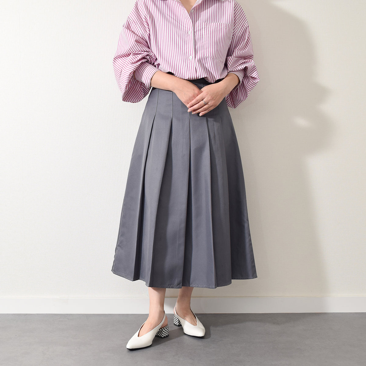INTER-CHAUSSURES Pointed Toe V-Cut Back Band