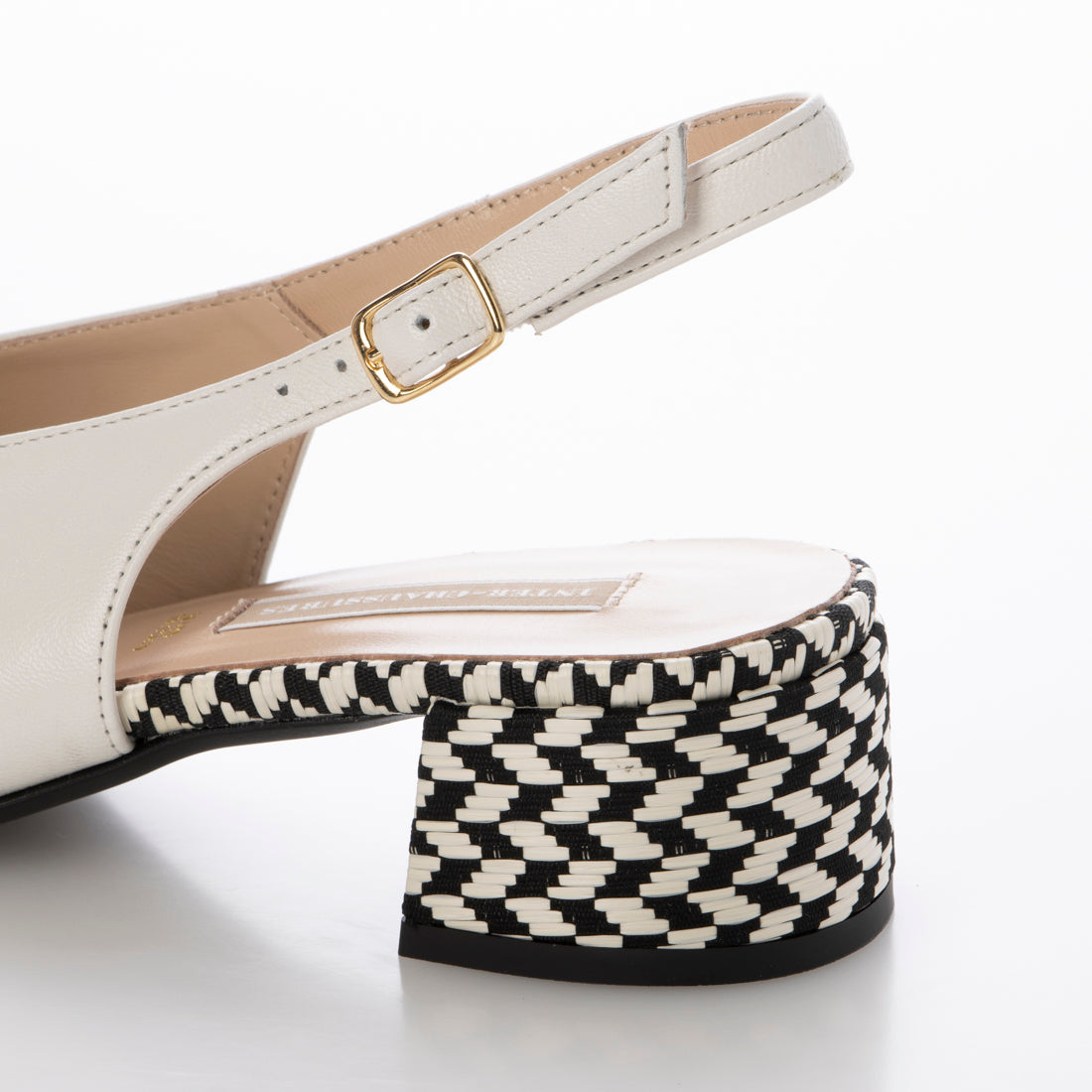INTER-CHAUSSURES Pointed Toe V-Cut Back Band