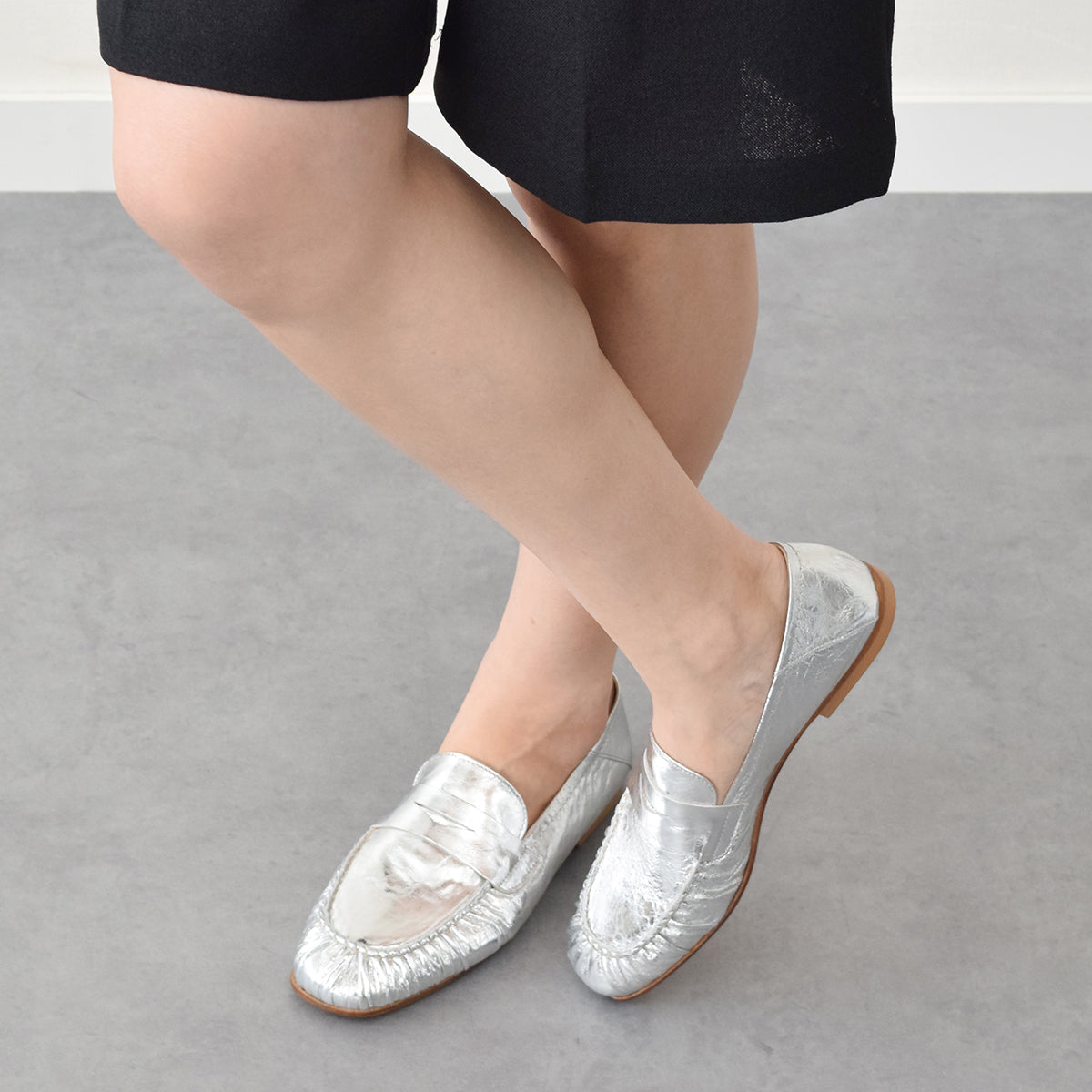 インターショシュール INTER-CHAUSSURES ラウンドトウベーシックローファー （シルバー） シルバー