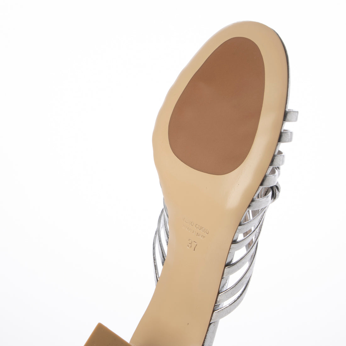 インターショシュール INTER-CHAUSSURES ラウンドトウフレアヒールノットサンダル （シルバー） シルバー