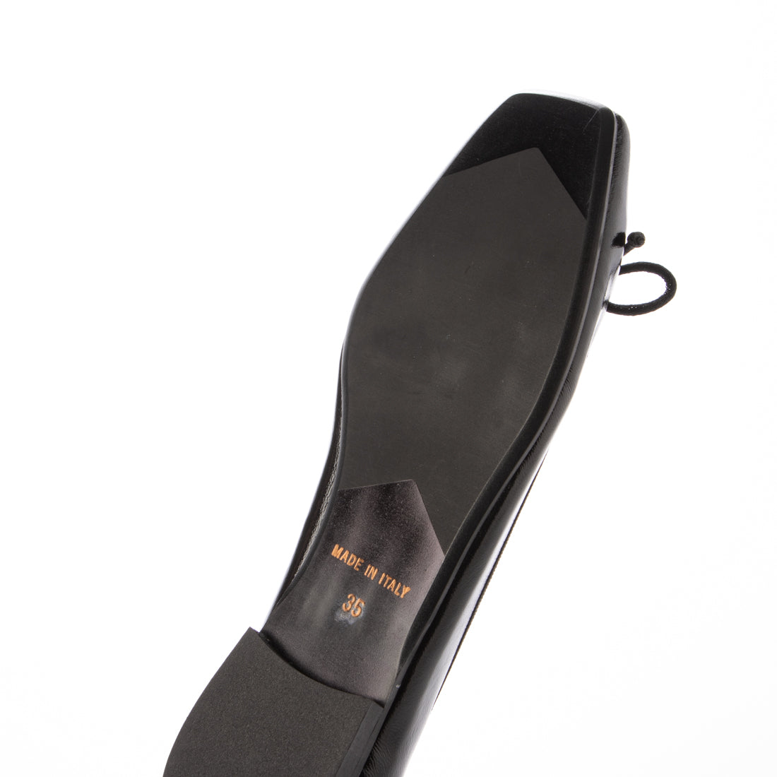 インターショシュール INTER-CHAUSSURES リボン付きスクエアフラットパンプス （ブラックエナメル） ブラックエナメル