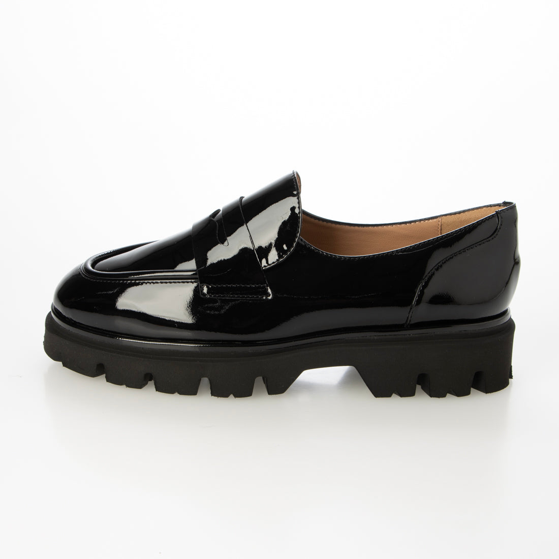 インターショシュール INTER-CHAUSSURES ラウンドトウタンクソールローファー （ブラックエナメル） ブラックエナメル