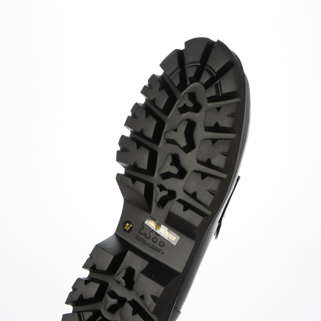 インターショシュール INTER-CHAUSSURES ラウンドトウタンクソールローファー （ブラックエナメル） ブラックエナメル